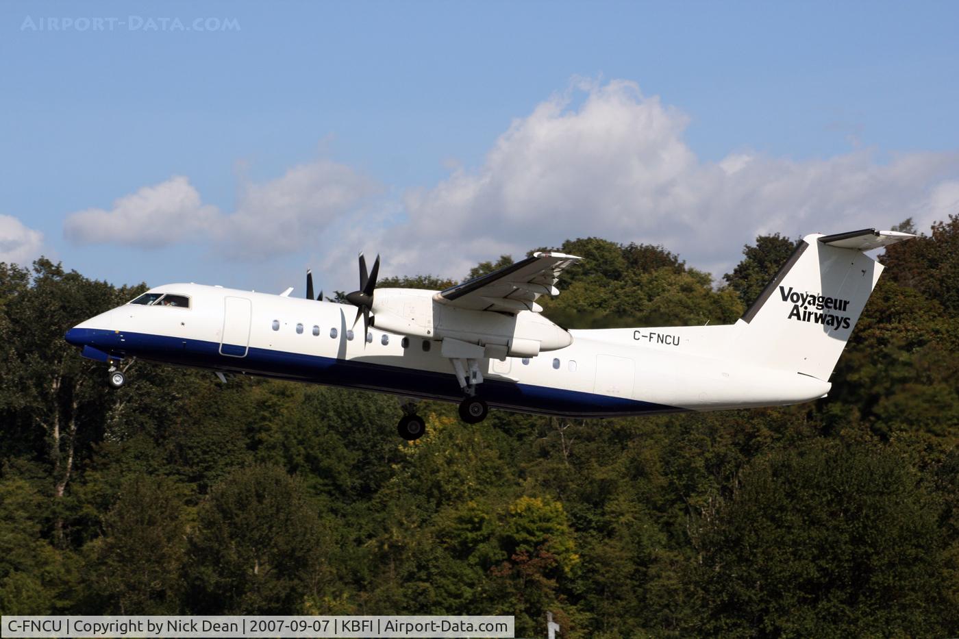 C-FNCU, 1998 De Havilland Canada DHC-8-311 Dash 8 C/N 517, /