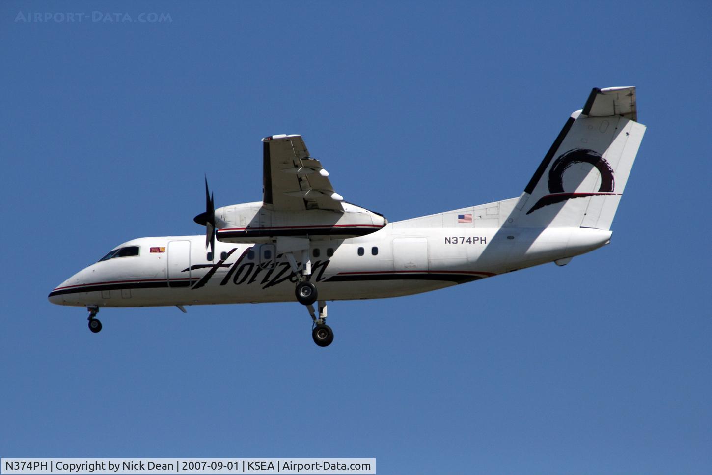 N374PH, 1999 Bombardier DHC-8-202 Dash 8 C/N 528, /