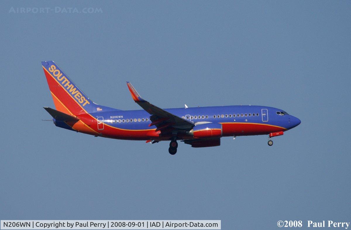 N206WN, 2005 Boeing 737-7H4 C/N 34011, Morning flight into Dulles