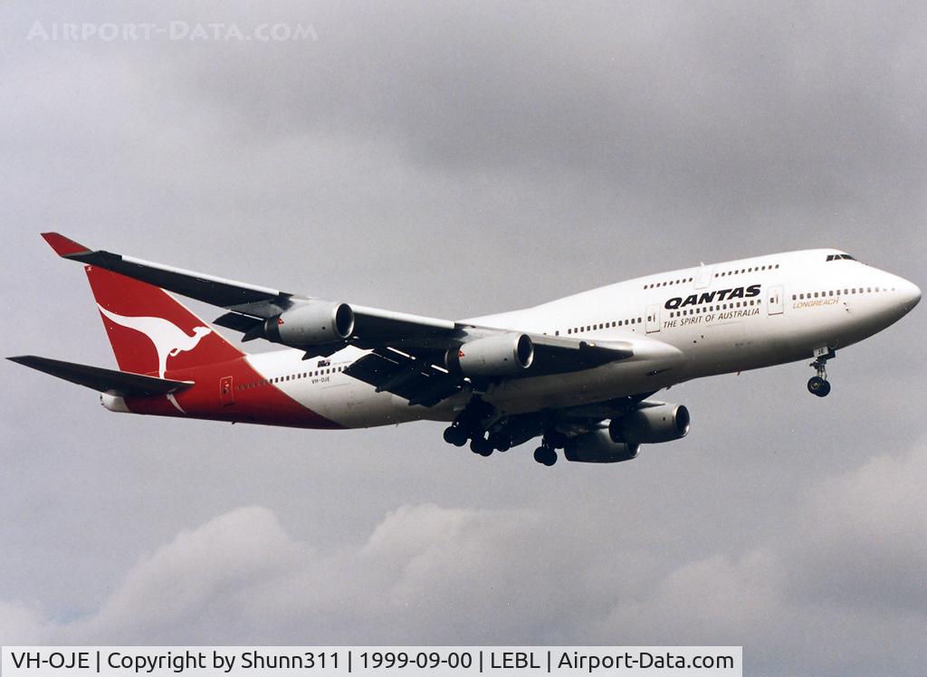 VH-OJE, 1989 Boeing 747-438 C/N 24482, Landing rwy 25