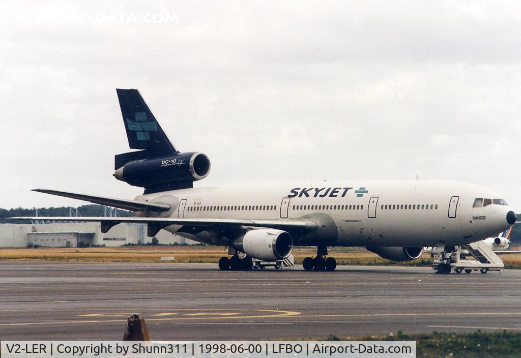 V2-LER, 1982 McDonnell Douglas DC-10-15 C/N 48294/372, Parked at the old terminal area during Argentina-Japan football match on the French World Cup 98