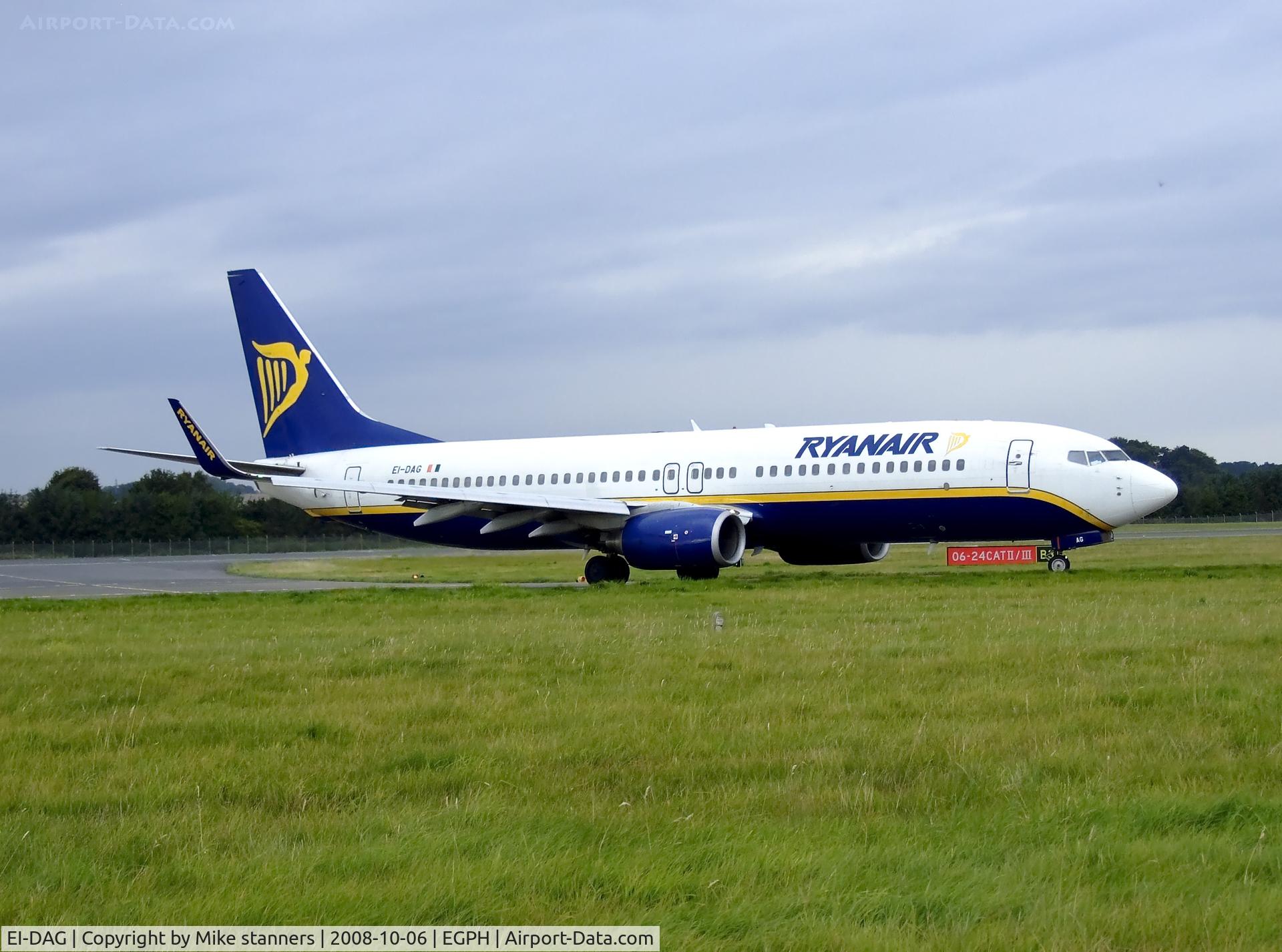 EI-DAG, 2002 Boeing 737-8AS C/N 29940, Ryanair B737 Taxiing into Edinburgh airport