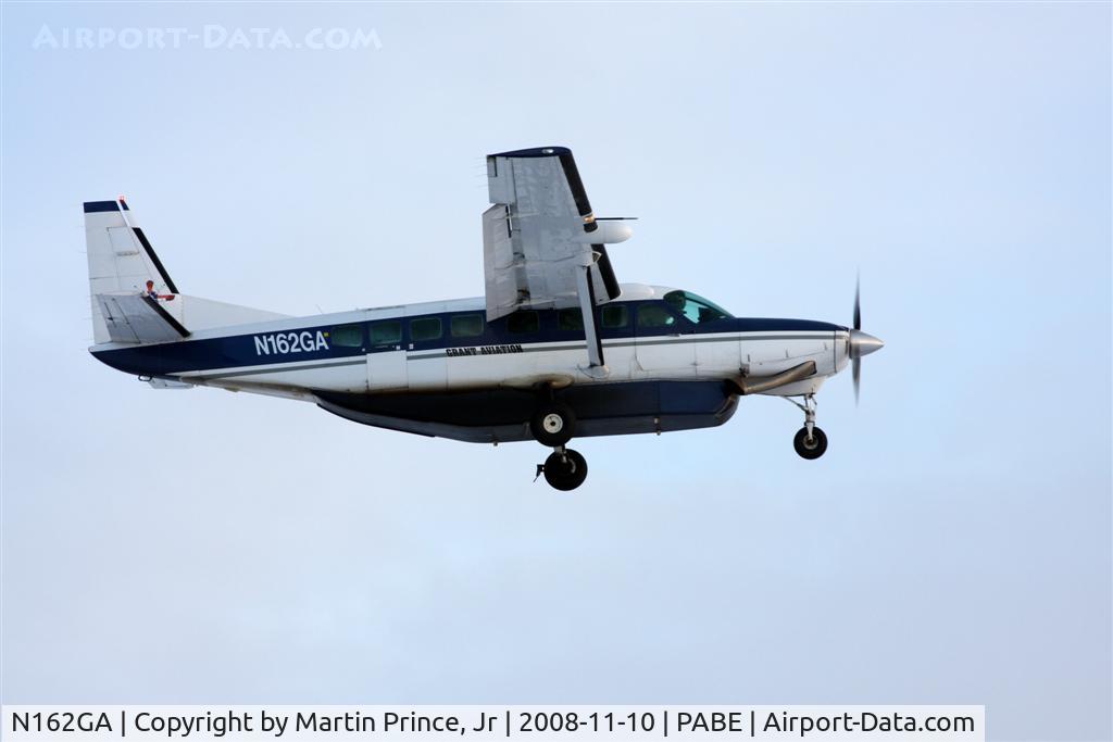 N162GA, 1998 Cessna 208B Grand Caravan C/N 208B0667, Landing 18 Bethel