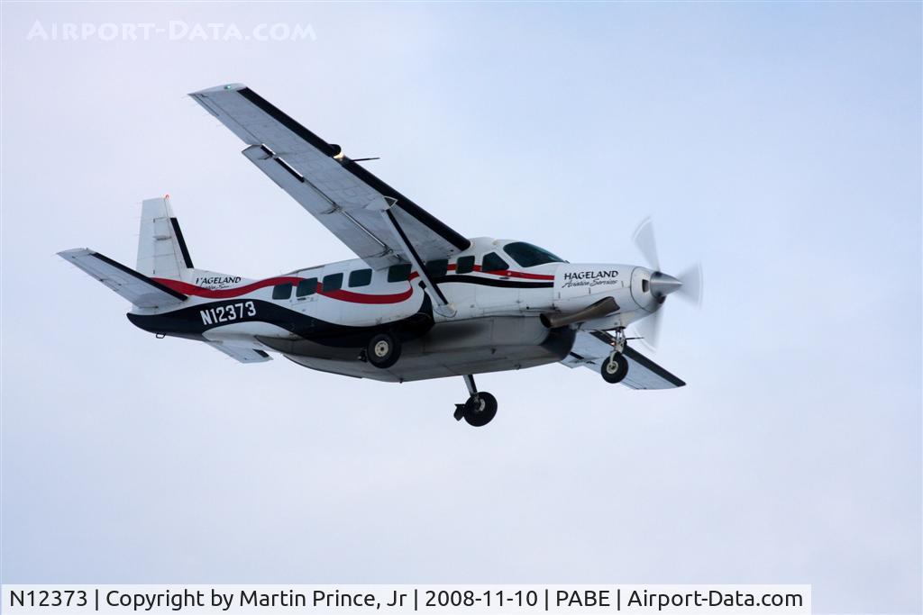 N12373, 1998 Cessna 208B C/N 208B0697, Landing 18 Bethel
