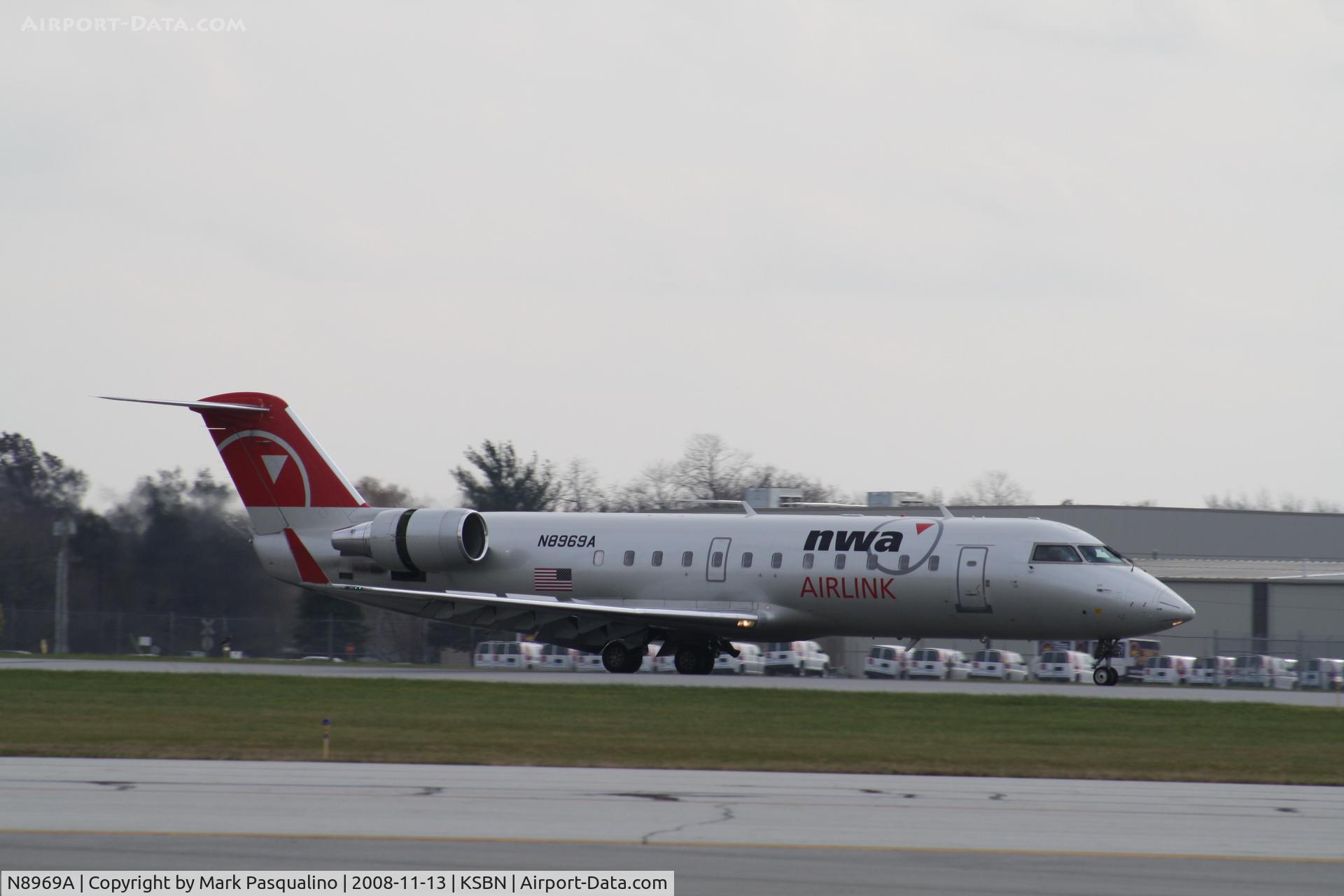 N8969A, 2004 Bombardier CRJ-200 (CL-600-2B19) C/N 7969, CL-600-2B19