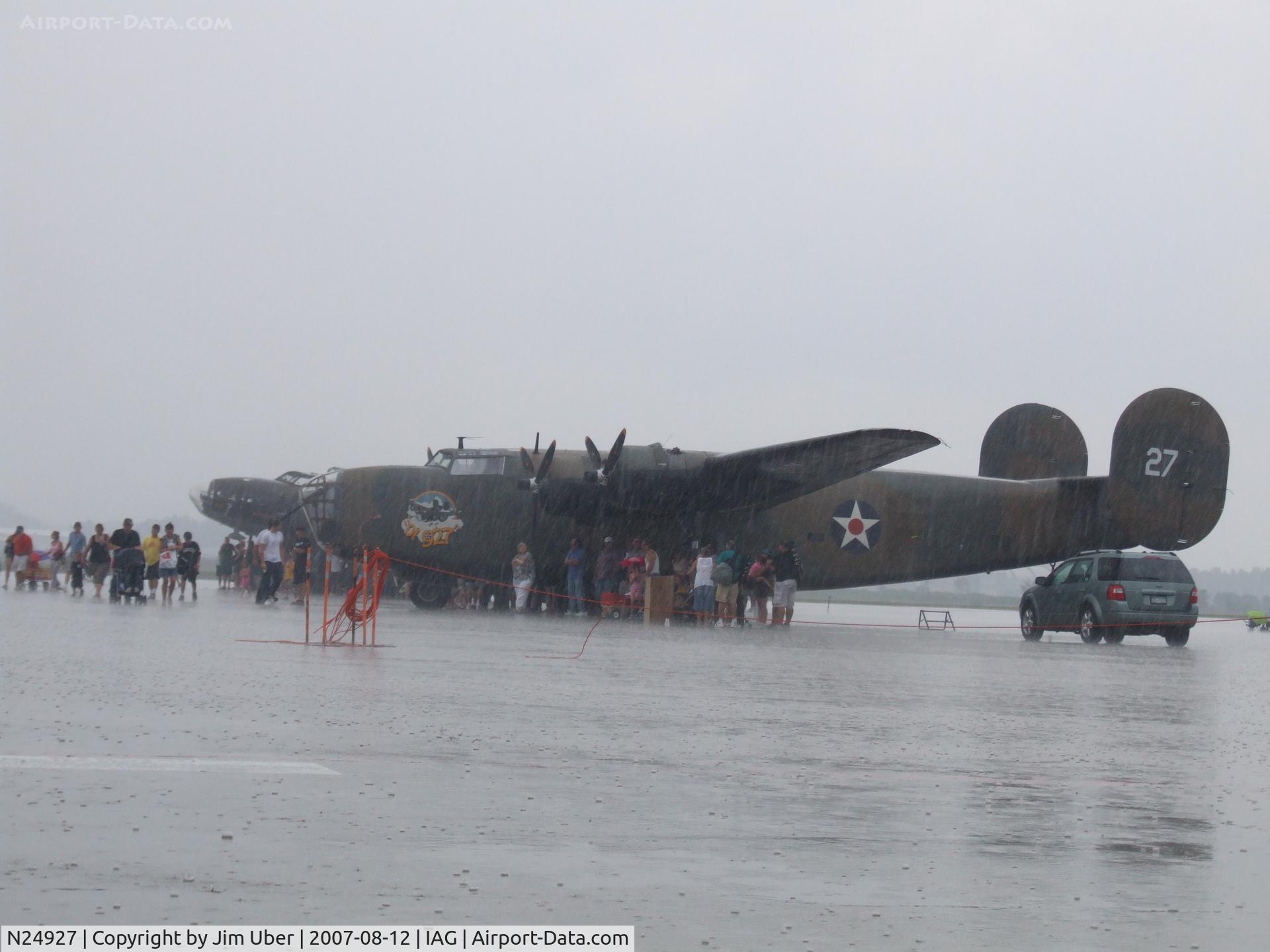 N24927, 1940 Consolidated Vultee RLB30 (B-24) C/N 18, Sometimes things don't turn out like you planned-Crew scrambles to get their goodies put away!