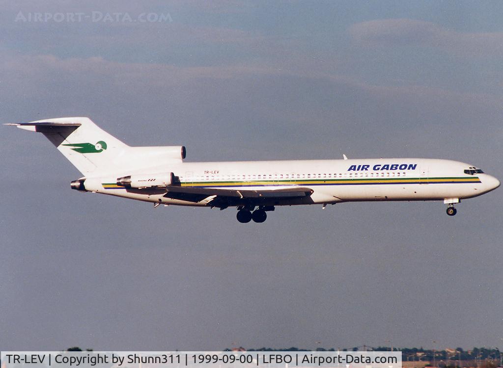 TR-LEV, 1980 Boeing 727-228 C/N 22083, Landing rwy 14L