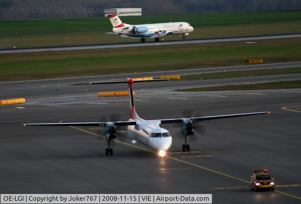 OE-LGI, 2004 De Havilland Canada DHC-8-402Q Dash 8 C/N 4100, Austrian arrows De Havilland Canada DHC-8-401