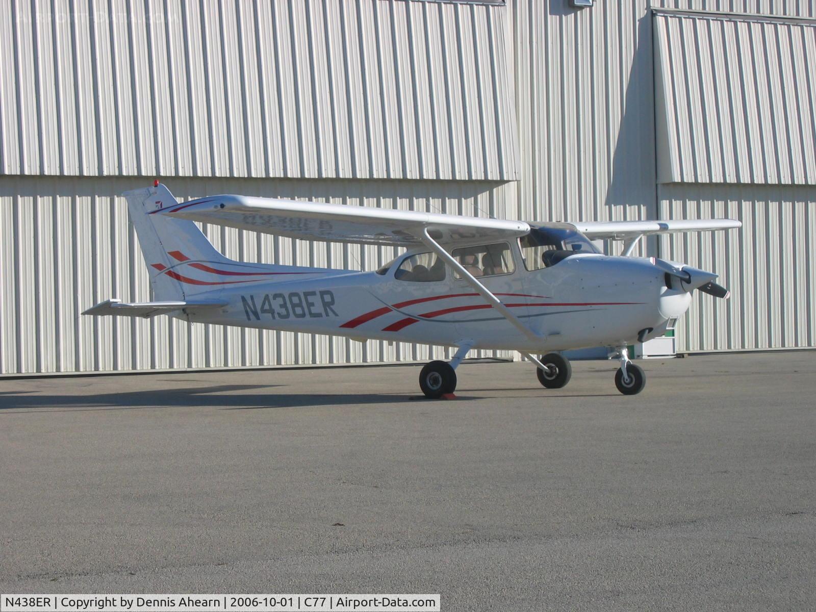 N438ER, 2001 Cessna 172S C/N 172S8934, Poplar Grove,IL