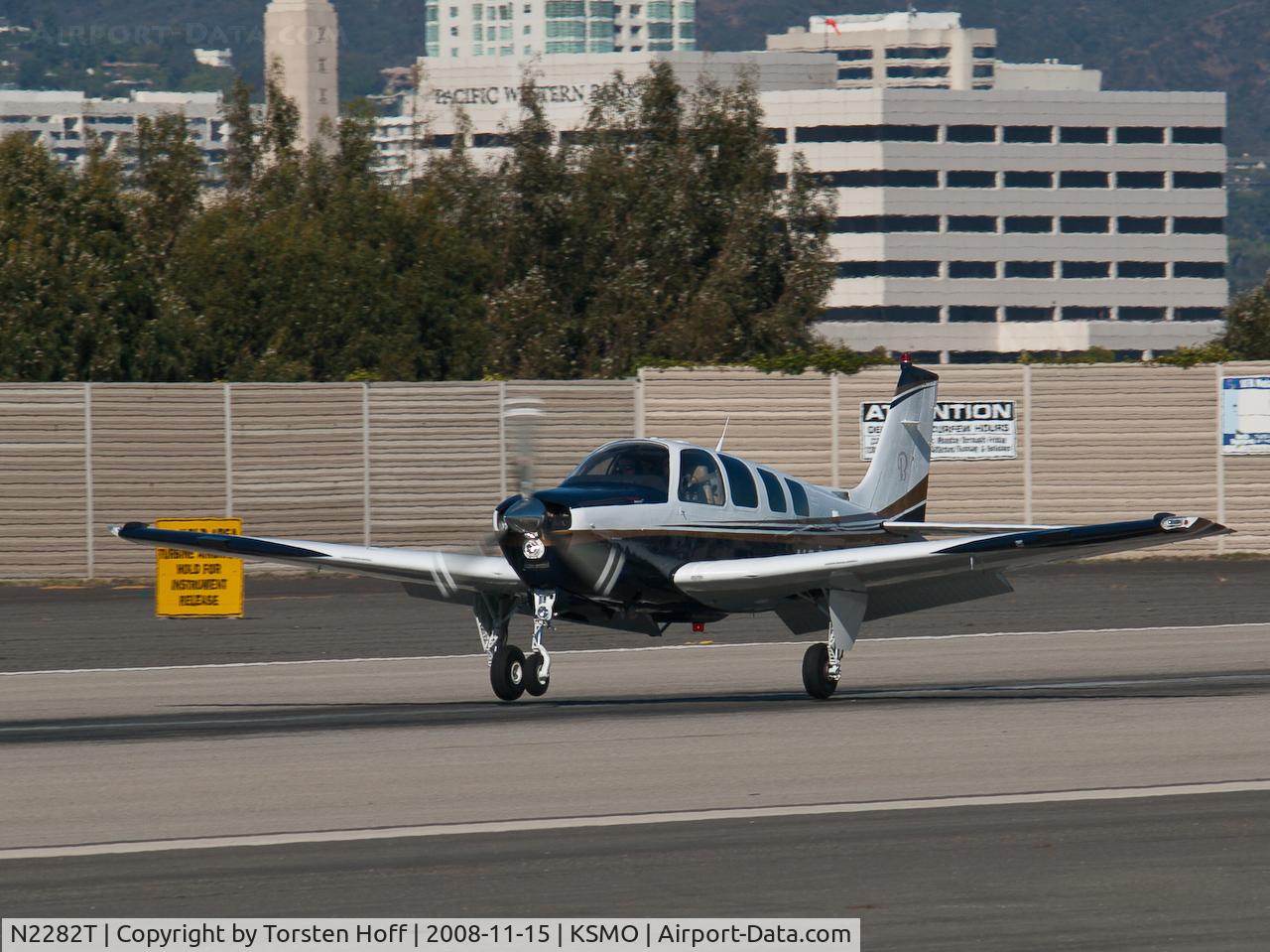 N2282T, Raytheon G36 C/N E-3724, N2282T arriving on RWY 21
