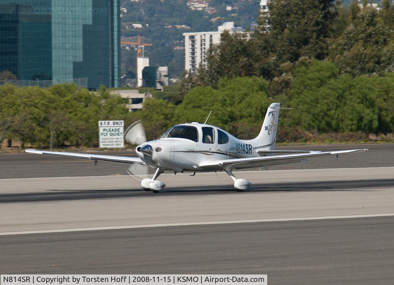 N814SR, 2006 Cirrus SR22 C/N 2184, N814SR departing from RWY 21