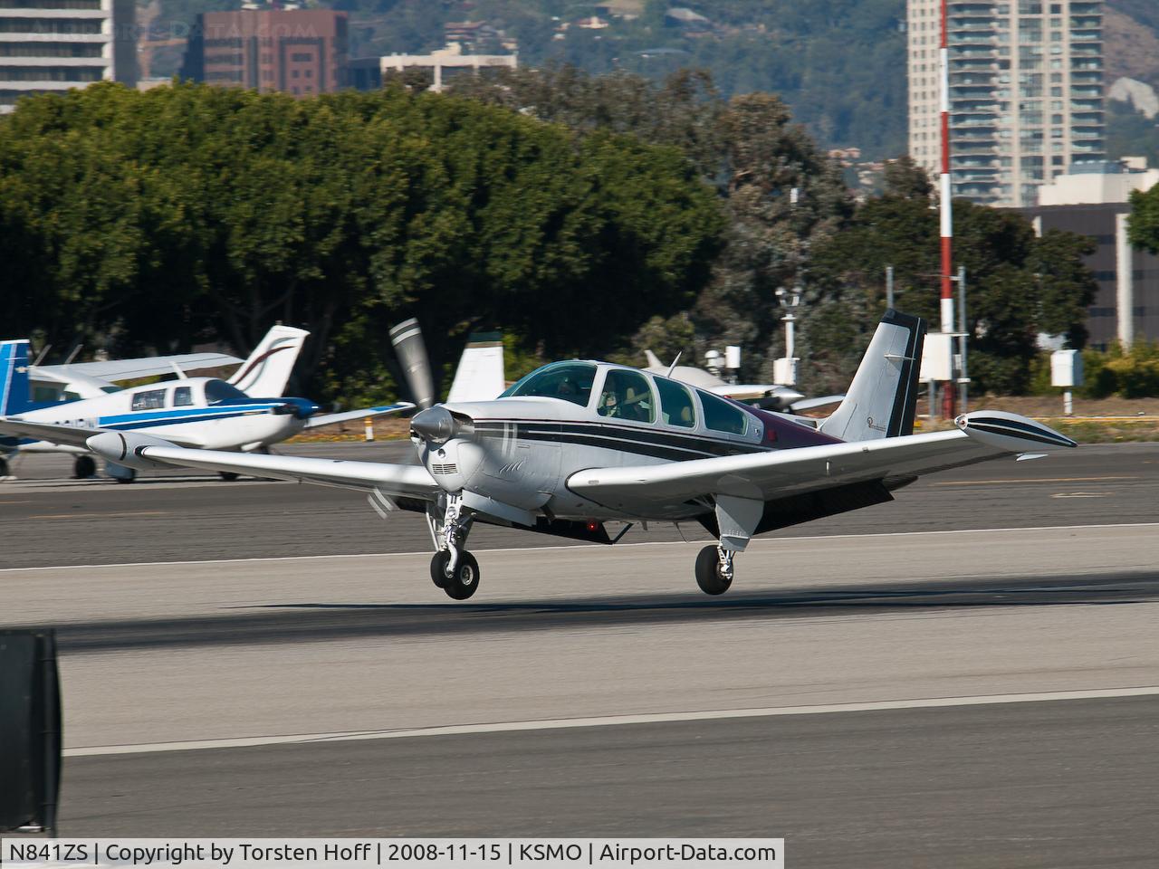 N841ZS, 1979 Beech F33A Bonanza C/N CE841, N841ZS arriving on RWY 21