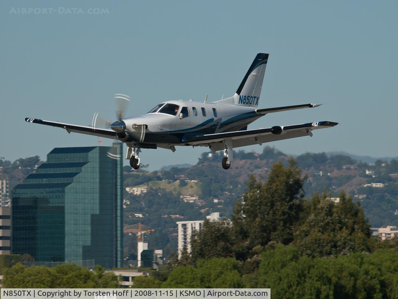 N850TX, 2008 Socata TBM-700 C/N 468, N850TX arriving on RWY 21