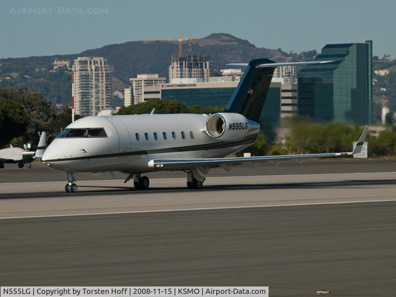 N555LG, 1993 Canadair Challenger 601-3A (CL-600-2B16) C/N 5127, N555LG departing from RWY 21