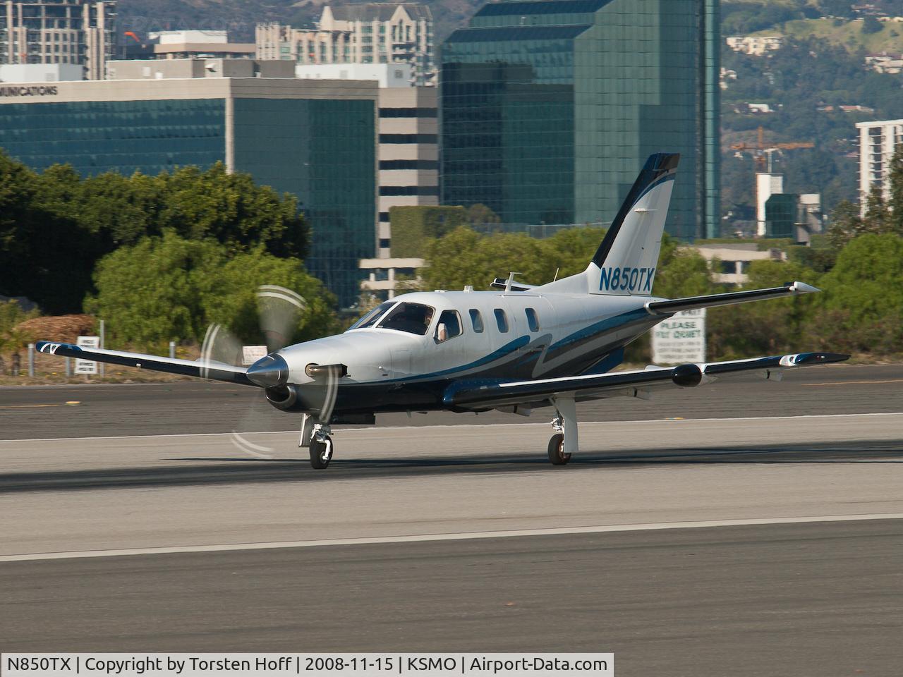 N850TX, 2008 Socata TBM-700 C/N 468, N850TX departing from RWY 21