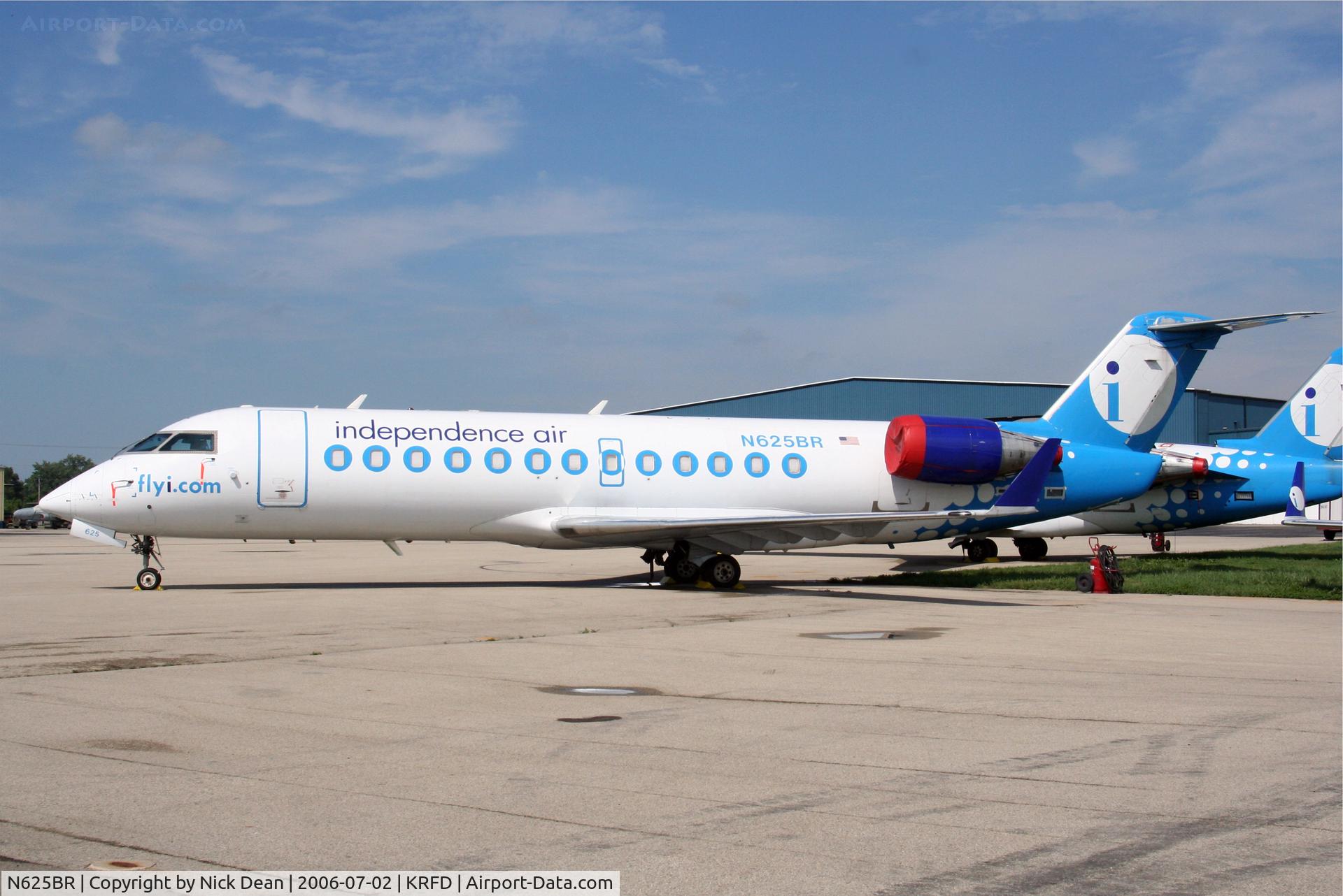 N625BR, 1998 Canadair CRJ-200ER (CL-600-2B19) C/N 7214, /