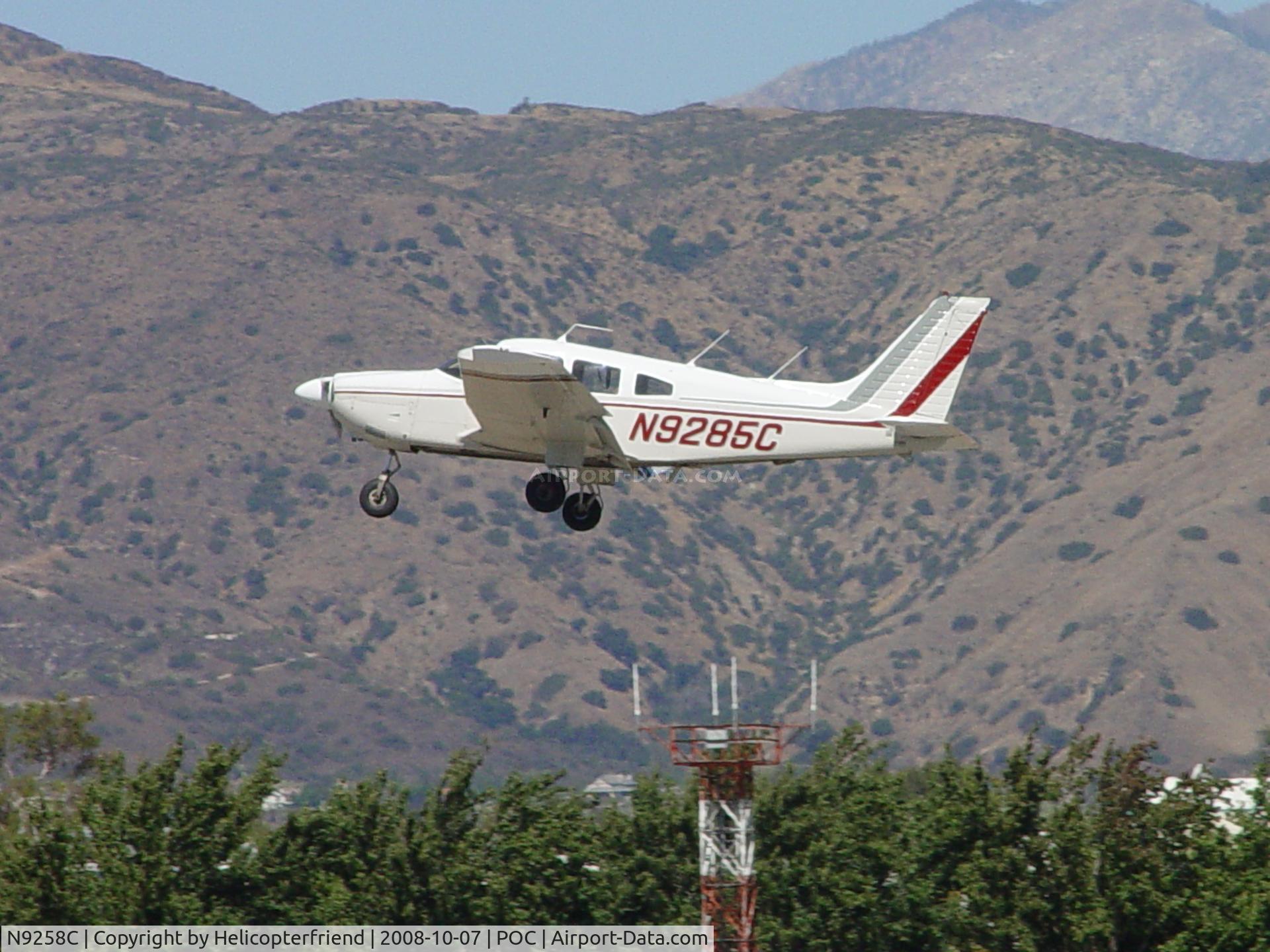 N9258C, 1995 Piper PA-28-181Cherokee C/N 2843002, Taking off
