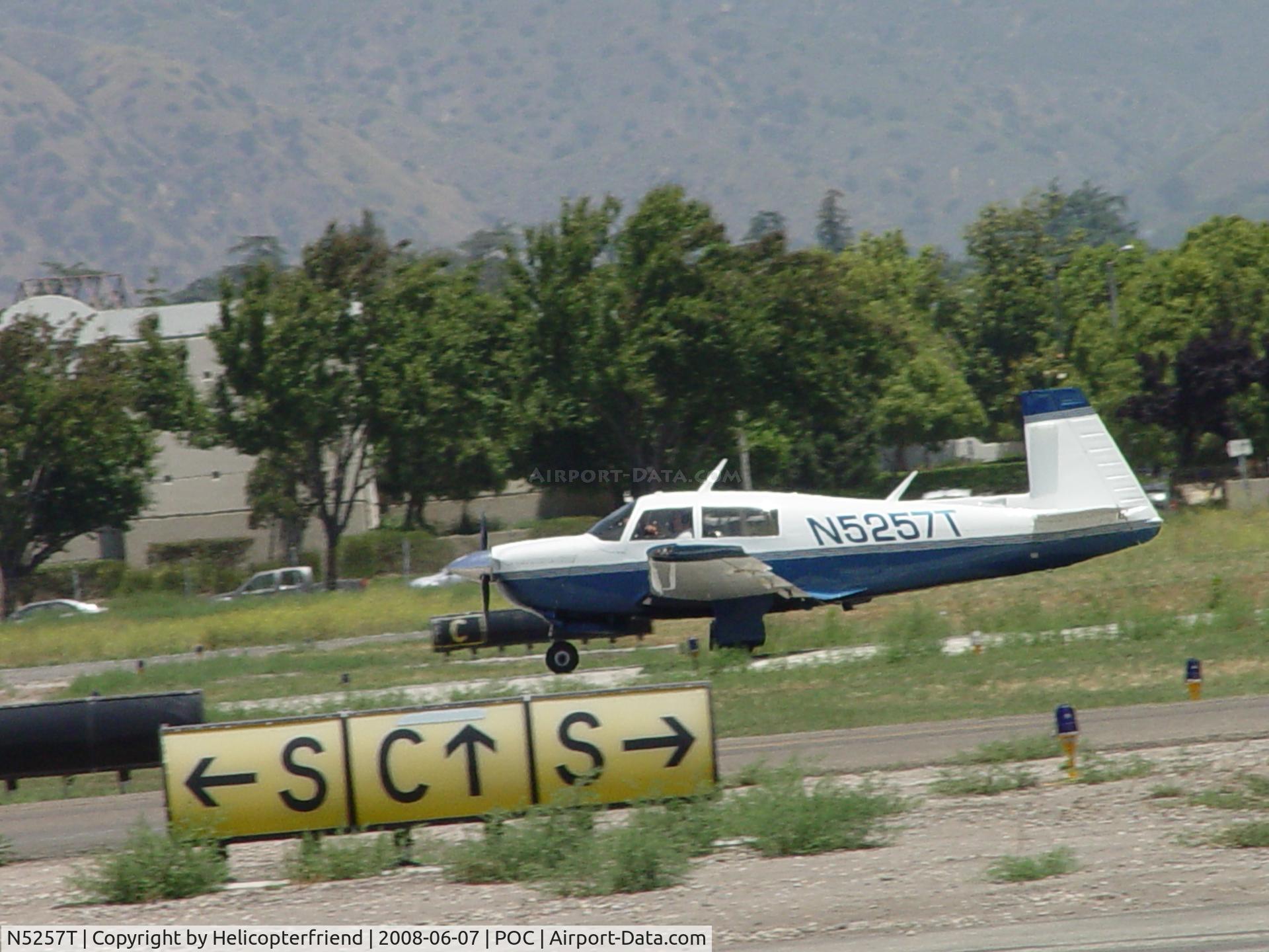 N5257T, Mooney M20J 201 C/N 24-1661, Rolling out from landing