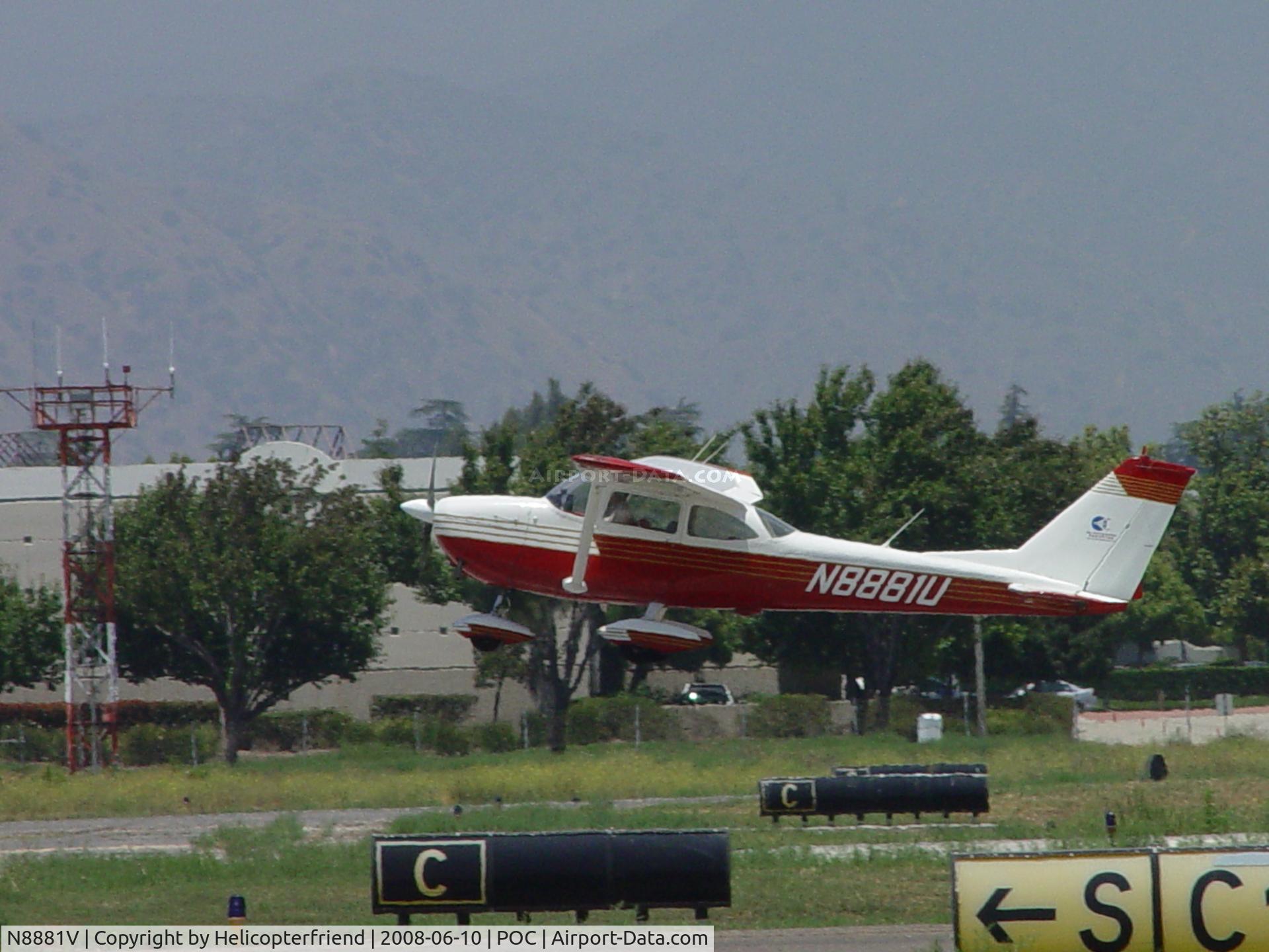 N8881V, 1974 Cessna 172M C/N 17264240, Taking Off