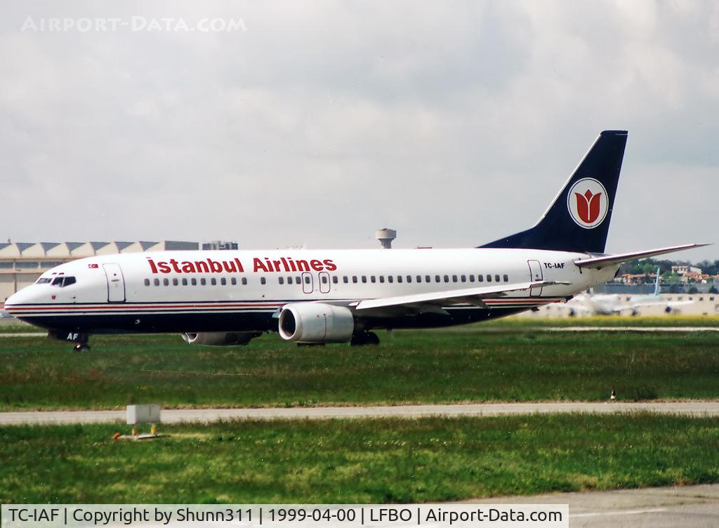 TC-IAF, 1996 Boeing 737-400 C/N 28490, Rolling holding point rwy 32R for departure...