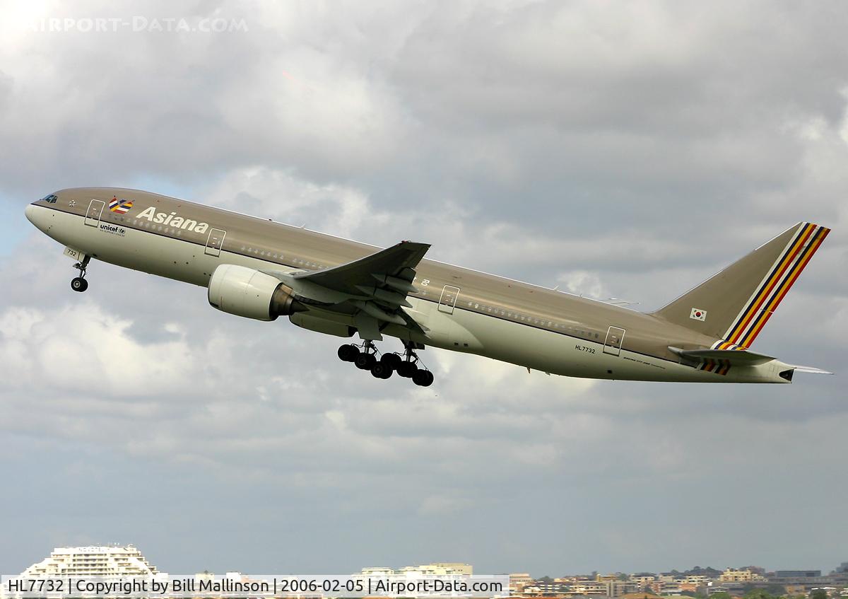 HL7732, 2004 Boeing 777-28E/ER C/N 29174, Returning to Seoul/Incheon