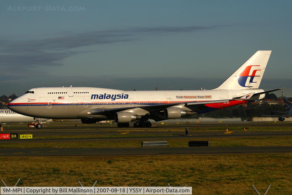 9M-MPI, 1996 Boeing 747-4H6 C/N 27672, Sun just starting to rise and cast its golden glow as she heads back to Malaysia