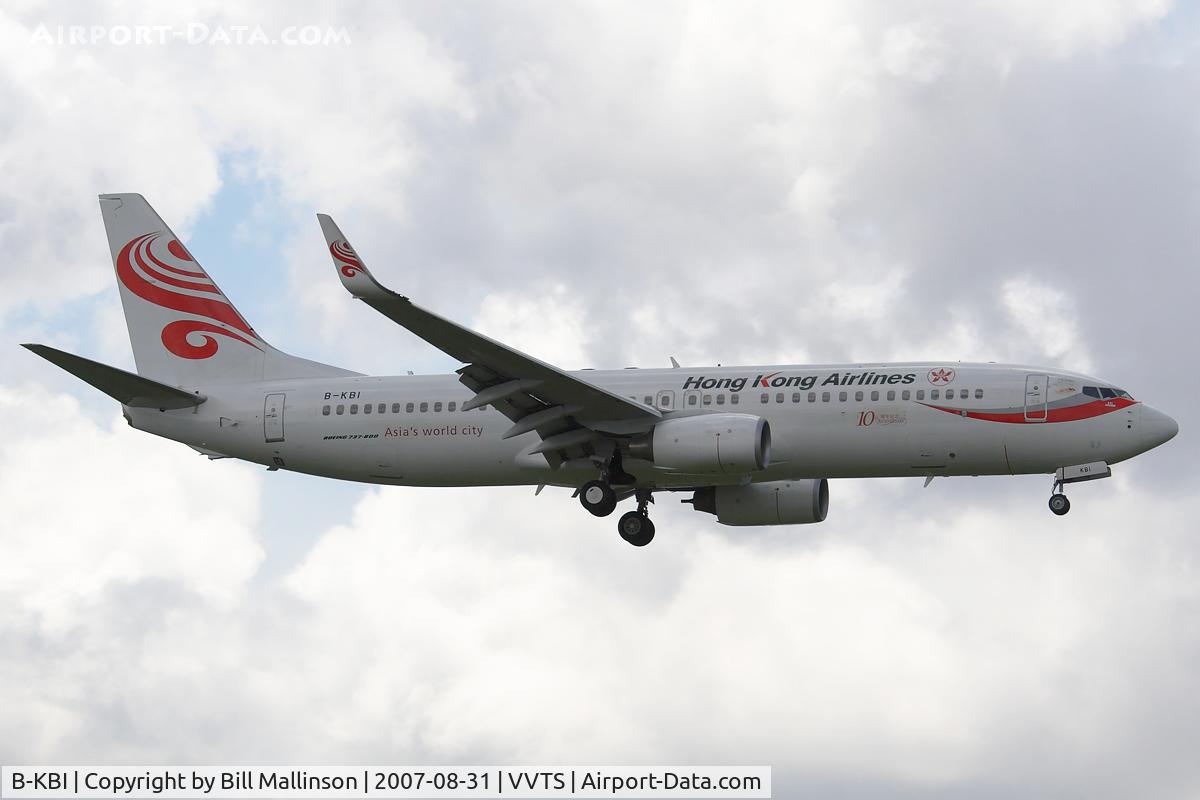 B-KBI, 2006 Boeing 737-808 C/N 34709, Clean and shiny