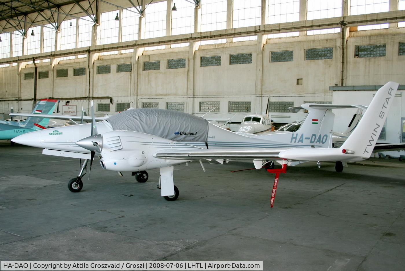 HA-DAO, Diamond DA-42 Twin Star C/N 42.215, Tököl airport / hangar