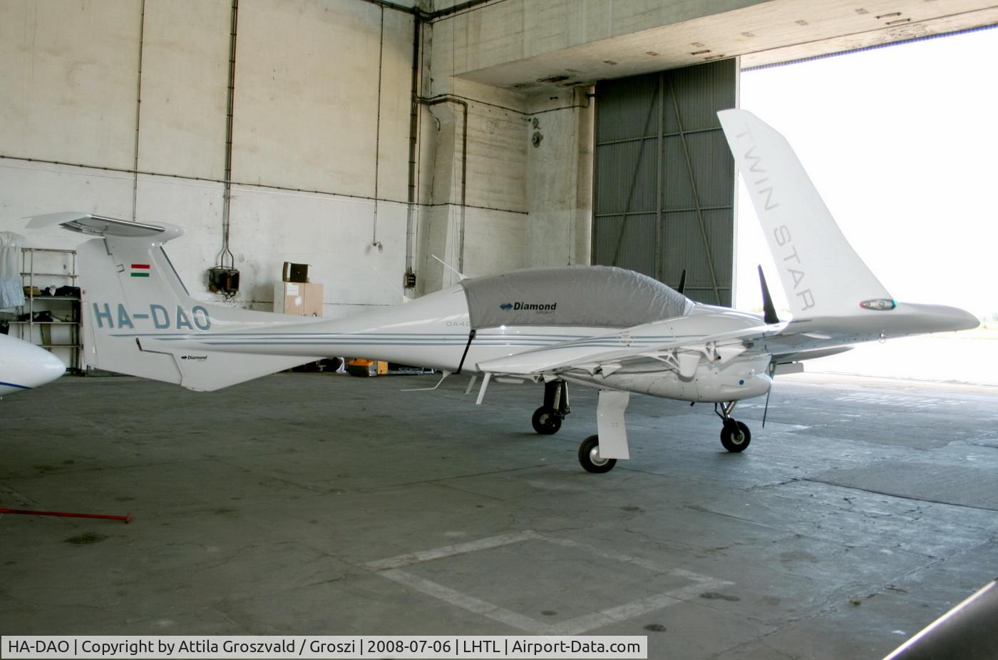 HA-DAO, Diamond DA-42 Twin Star C/N 42.215, Tököl airport / hangar