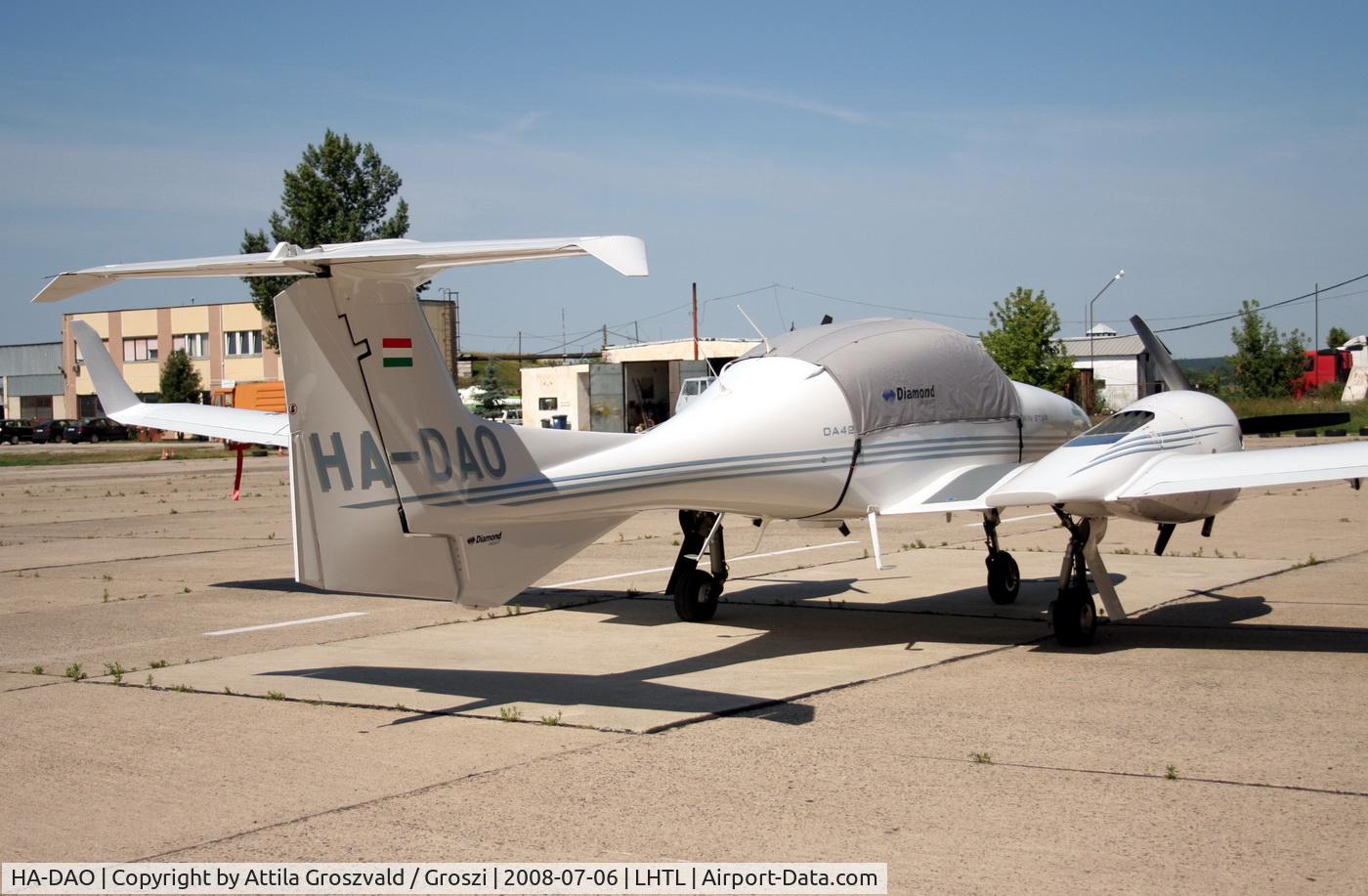 HA-DAO, Diamond DA-42 Twin Star C/N 42.215, Tököl airport, Hungary