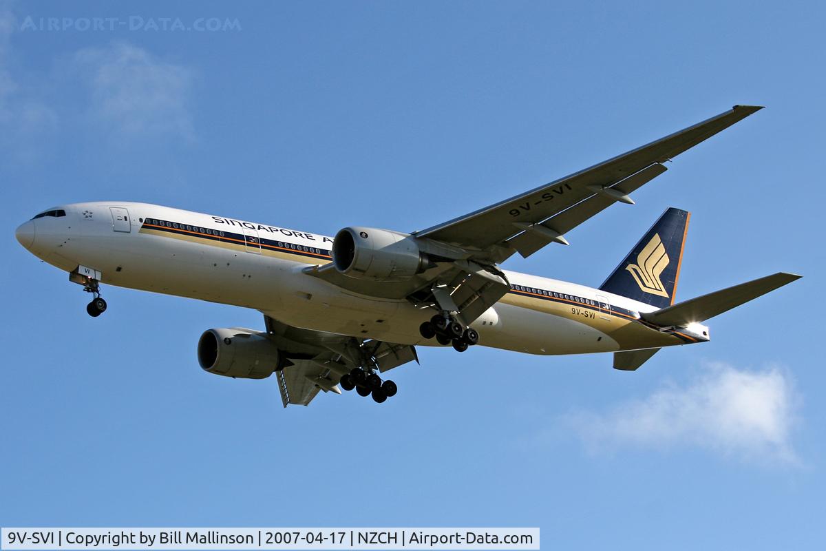 9V-SVI, 2002 Boeing 777-212/ER C/N 32316, Raedy to land on r/w 20 as SQ297 from SIN