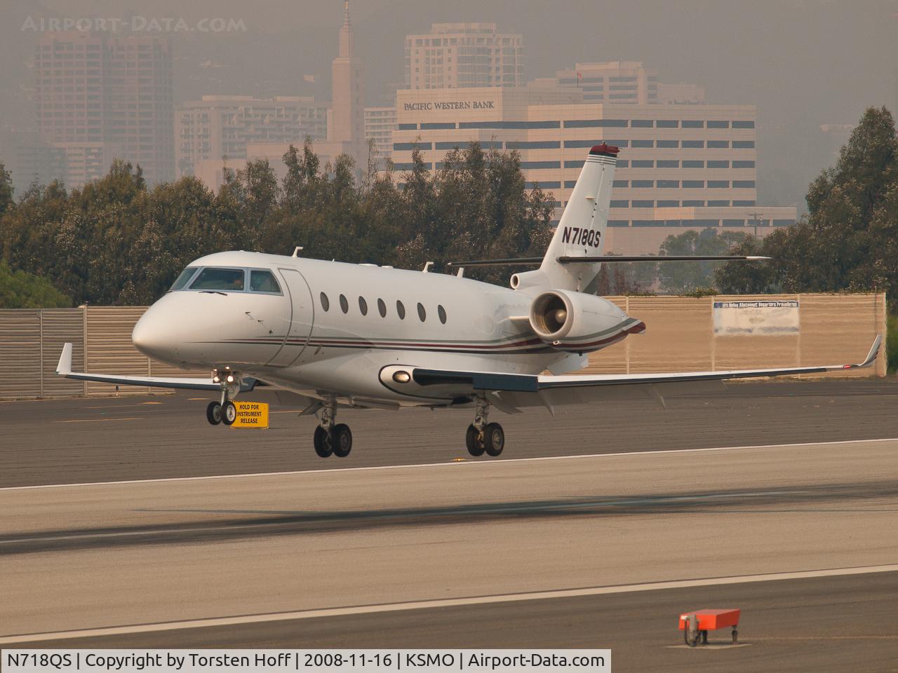 N718QS, 2006 Israel Aircraft Industries Gulfstream 200 C/N 136, N718QS arriving on RWY 21