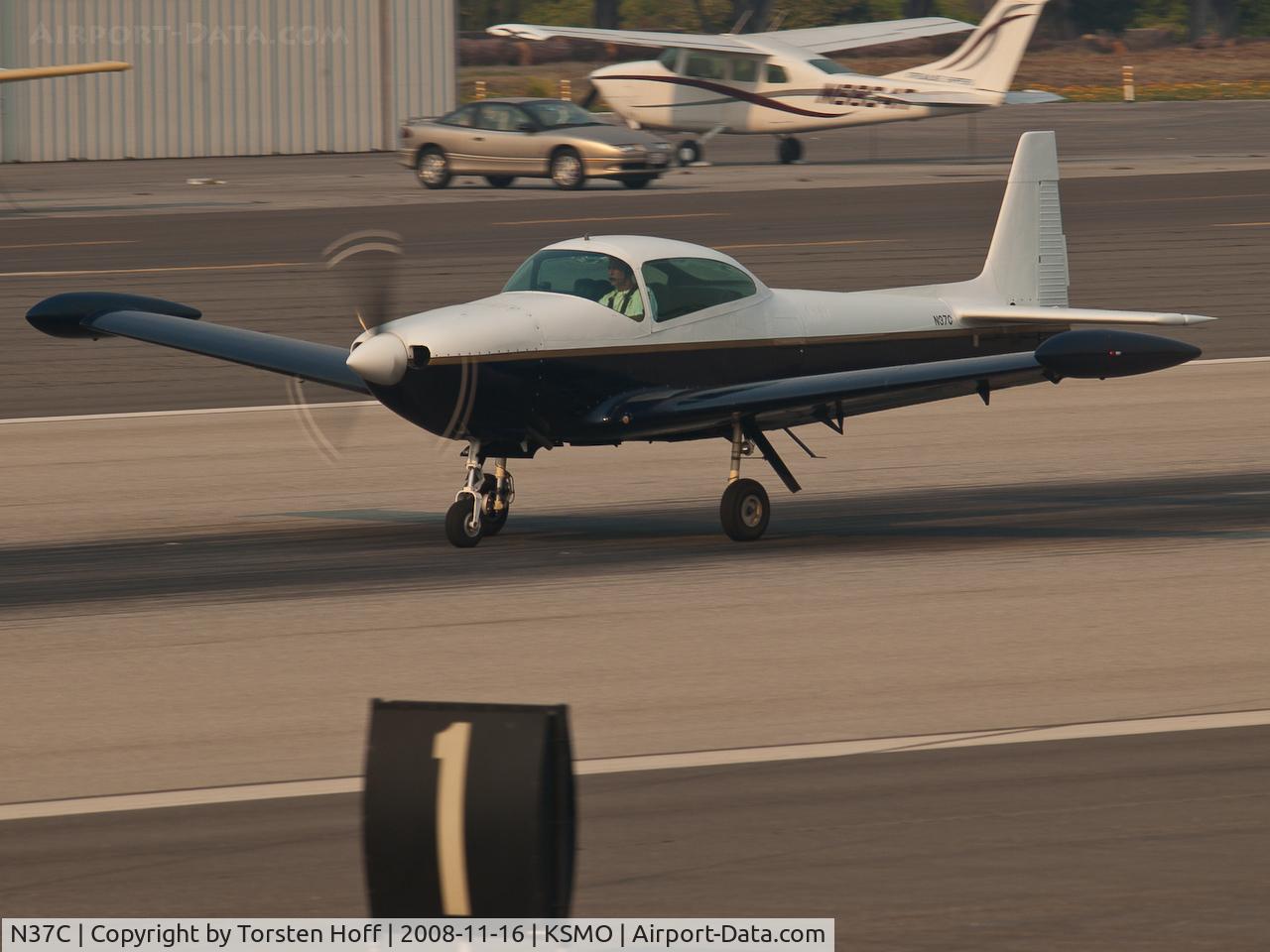N37C, 1950 Ryan Navion B C/N NAV-4-2184B, N37C departing from RWY 21