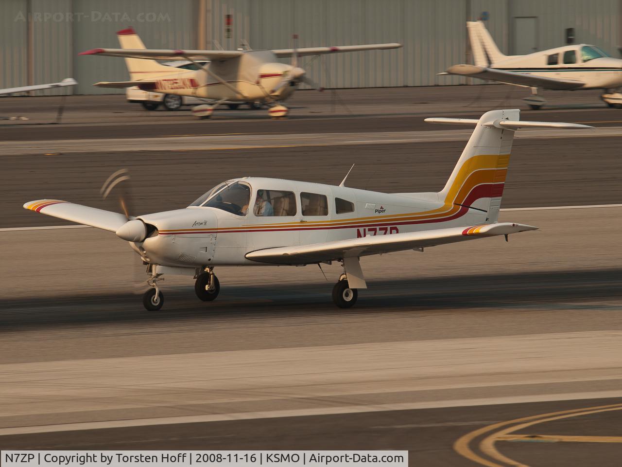 N7ZP, 1979 Piper PA-28 C/N 28R-7918108, N7ZP departing from RWY 21