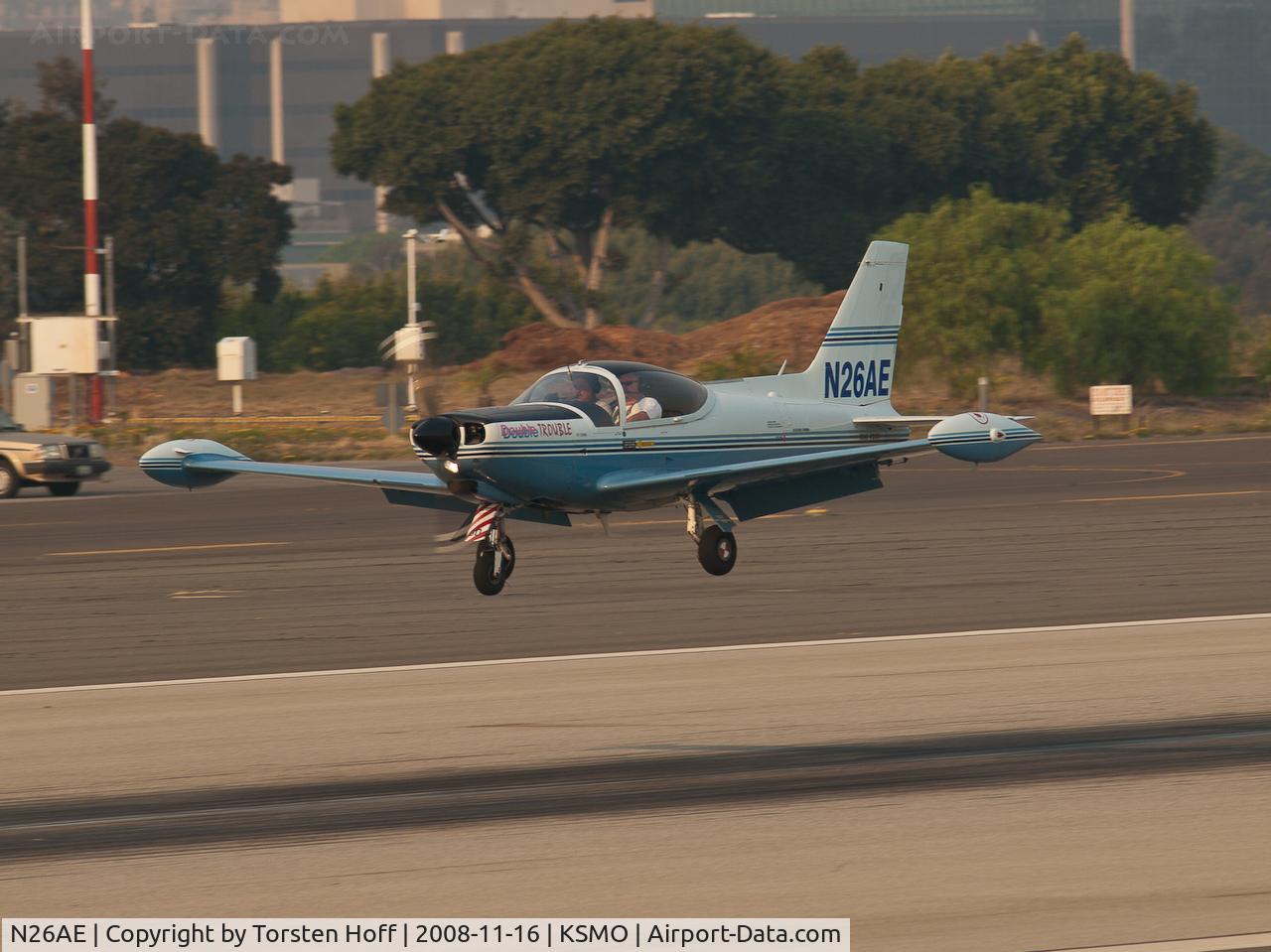 N26AE, 1976 SIAI-Marchetti SF-260B C/N 230/21-06, N26AE arriving on RWY 21