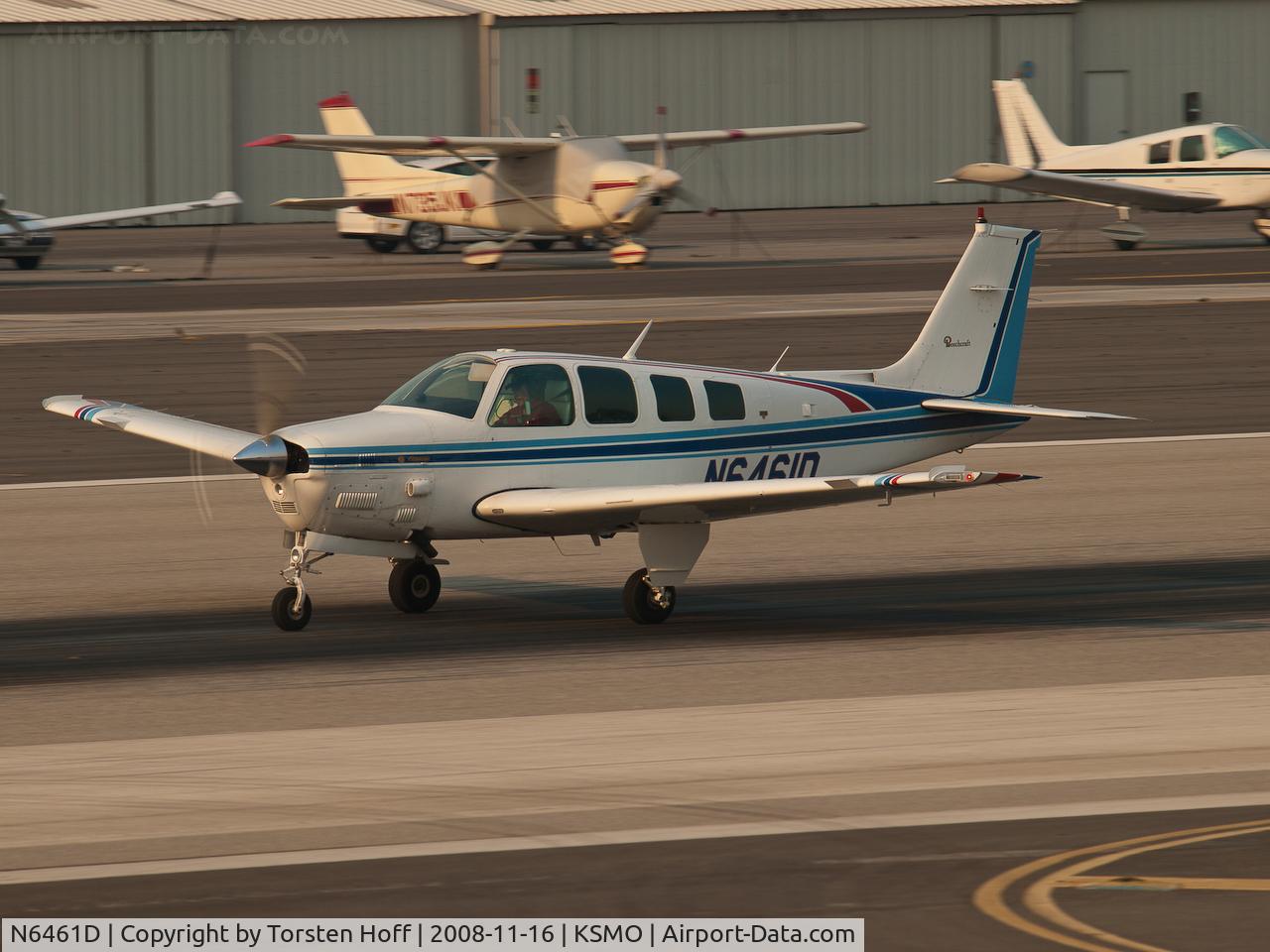 N6461D, 1982 Beech B36TC Bonanza C/N EA-287, N6461D departing from RWY 21