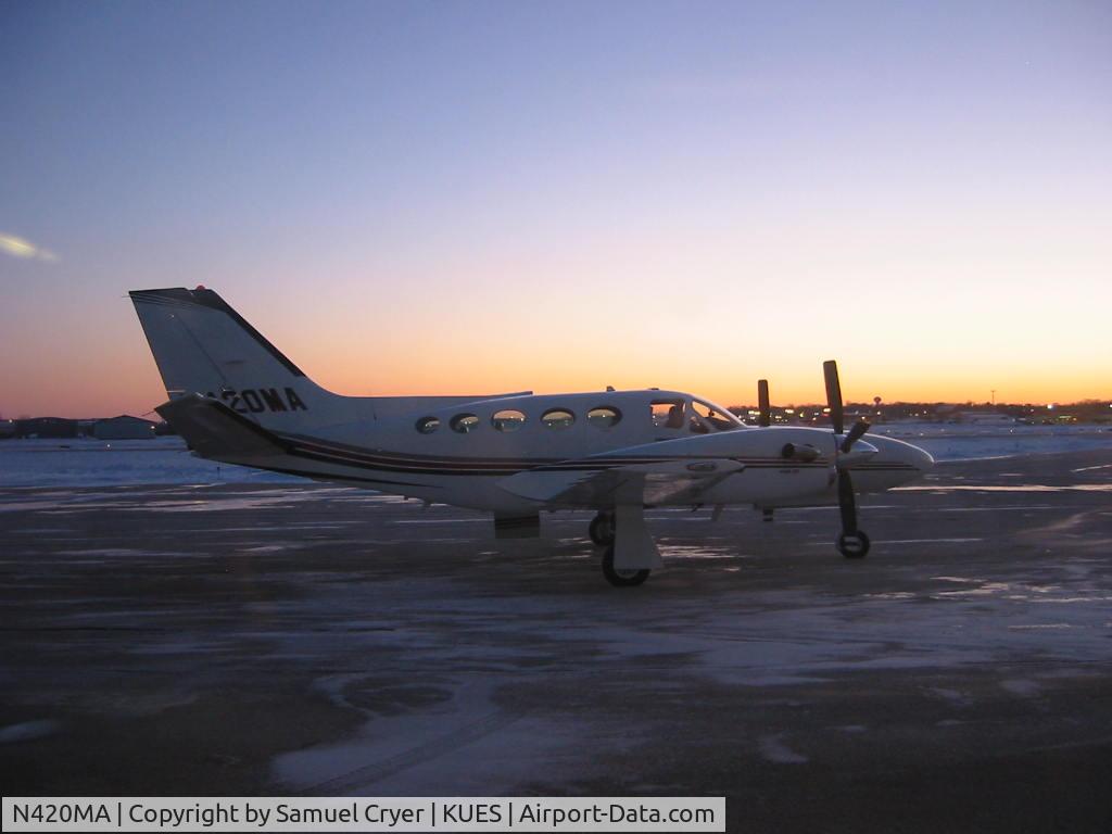 N420MA, 1981 Cessna 425 C/N 425-0116, Waiting for the hangar.........