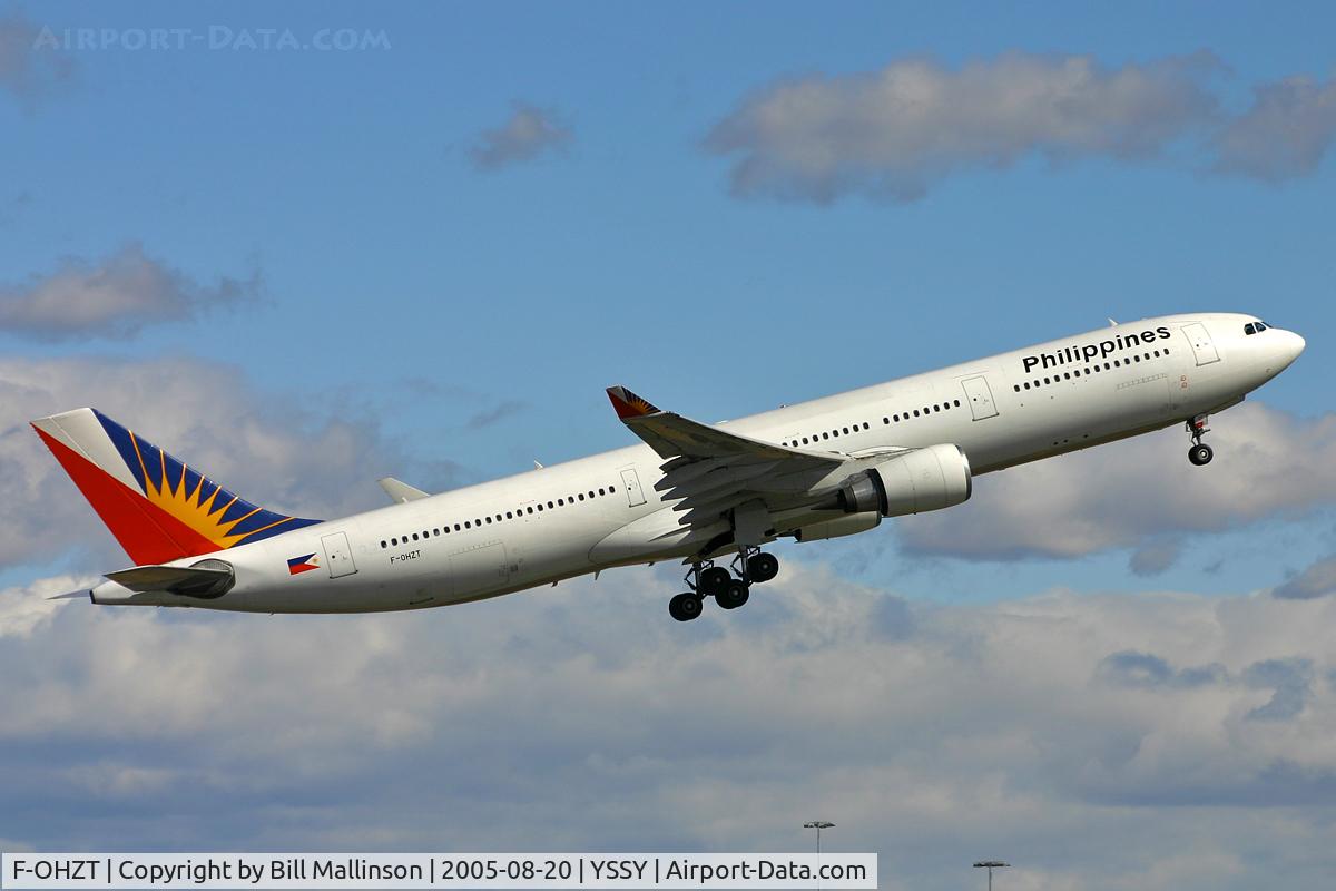 F-OHZT, Airbus A330-301 C/N 203, take off r/w 34L