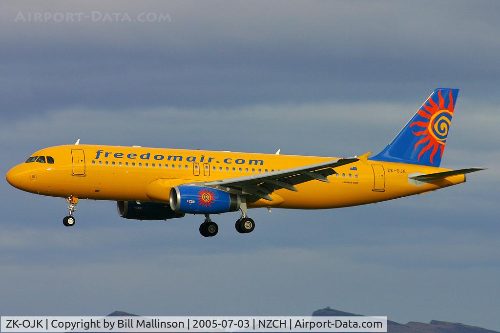 ZK-OJK, Airbus A320-232 C/N 2445, A flying banana?