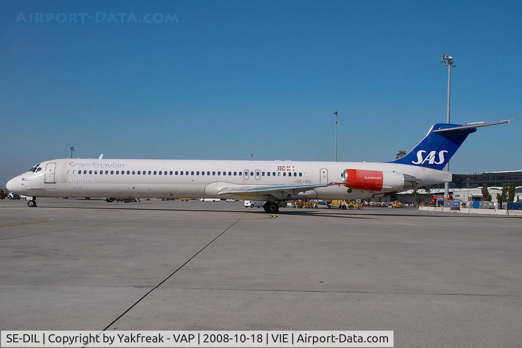 SE-DIL, 1989 McDonnell Douglas MD-82 (DC-9-82) C/N 49913, SAS MD80