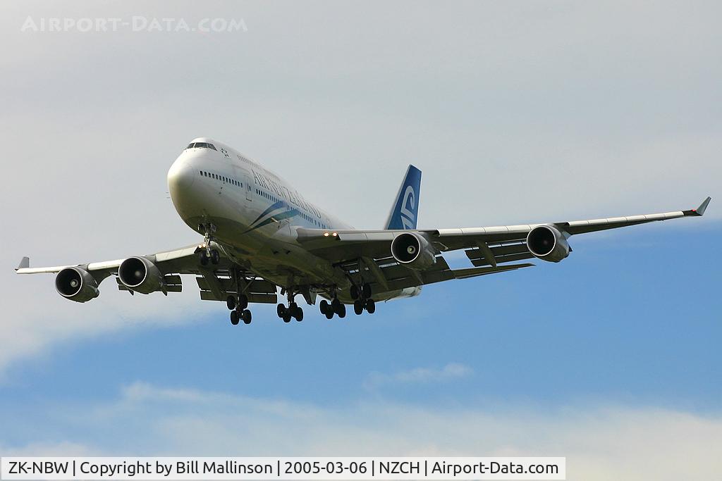 ZK-NBW, 1999 Boeing 747-419BDS(F) C/N 29375, Approach to r/w 02, as NZ98 from KIX