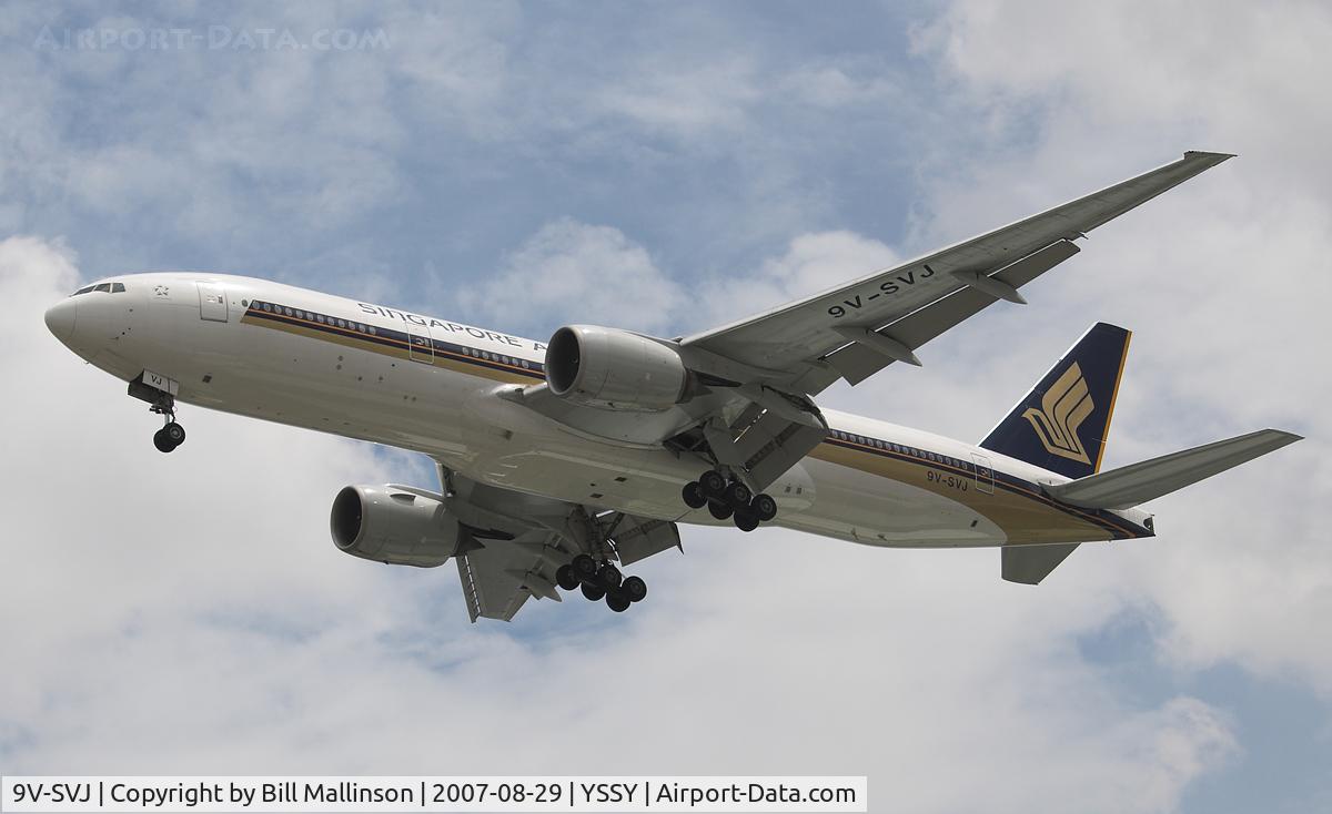 9V-SVJ, 2002 Boeing 777-212/ER C/N 32335, Finals to 25R