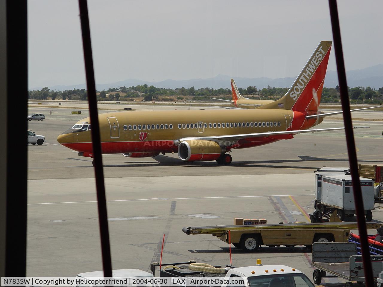 N783SW, 2000 Boeing 737-7H4 C/N 29809, Just landed and is parking to pick up passengers