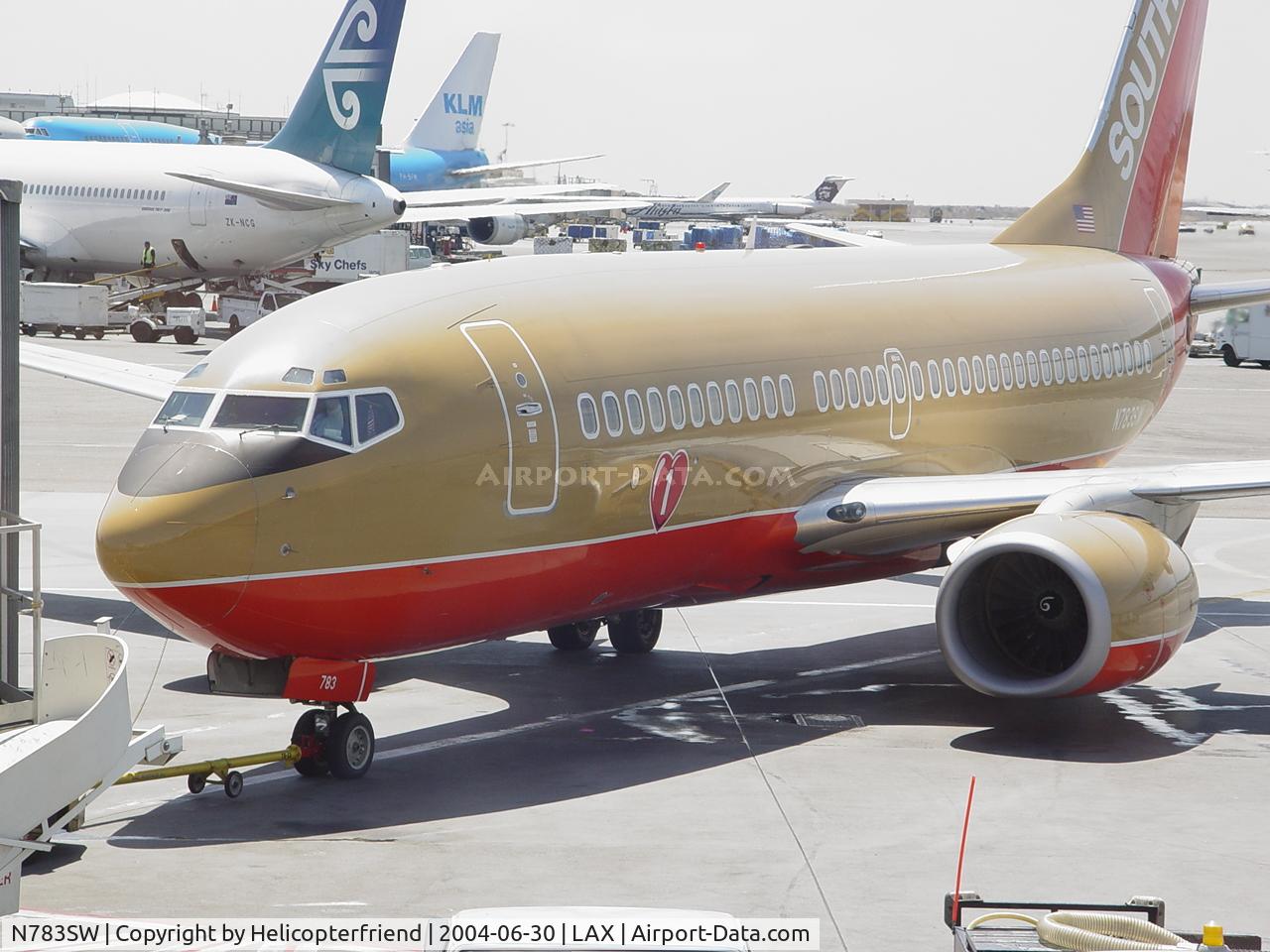 N783SW, 2000 Boeing 737-7H4 C/N 29809, Being pushed back for taxi to runway