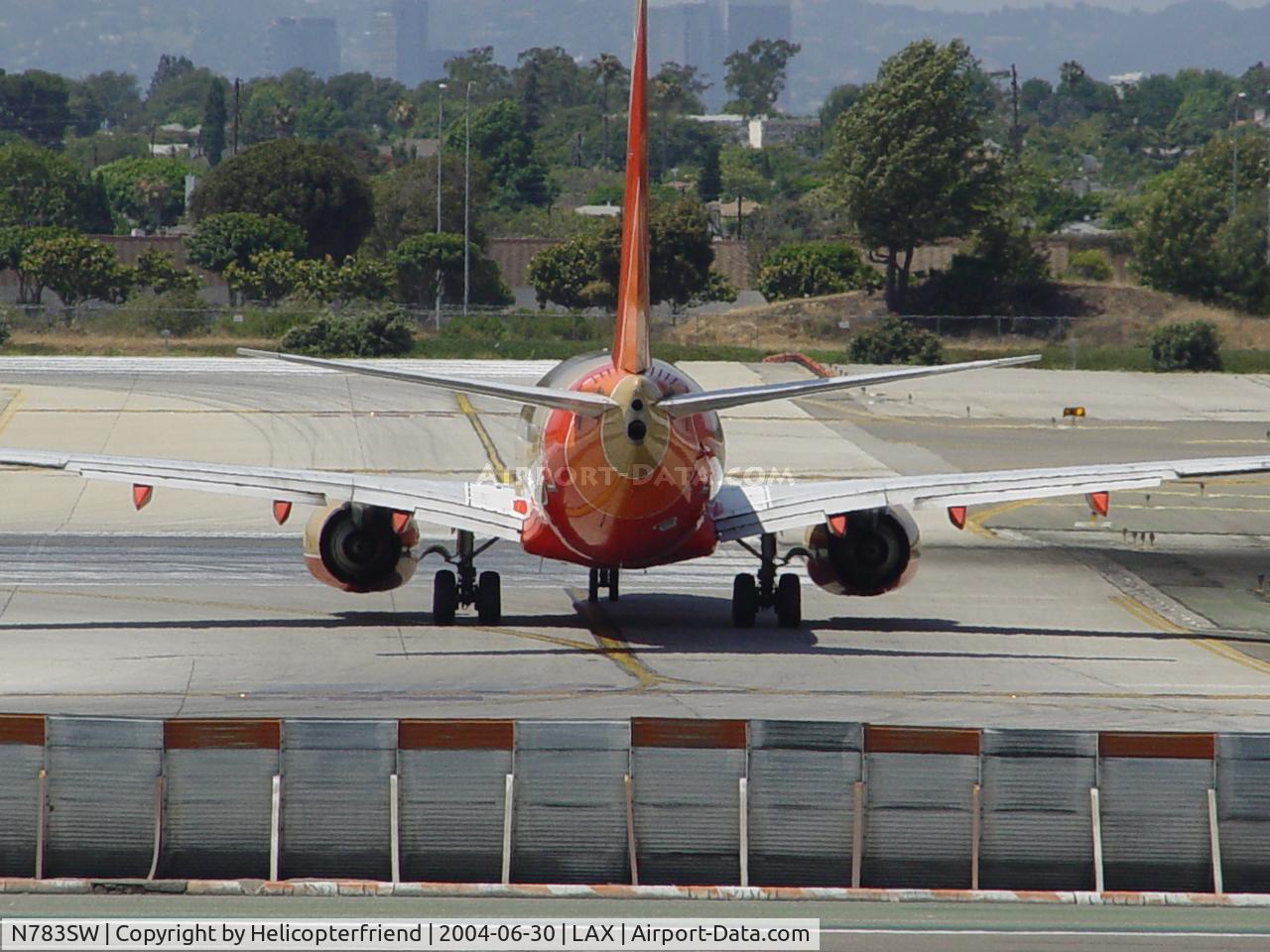 N783SW, 2000 Boeing 737-7H4 C/N 29809, Entering runway