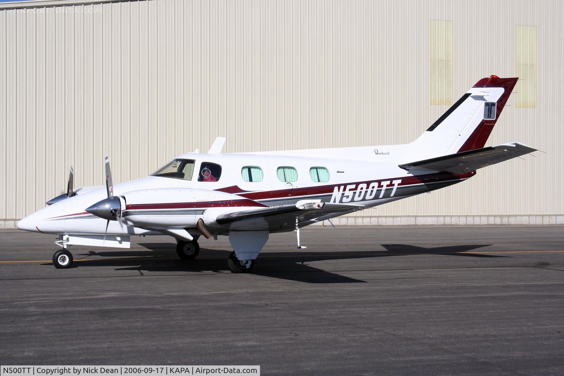 N500TT, 1981 Beech B-60 Duke C/N P-558, Prior to getting winglets, strakes and the new paint job