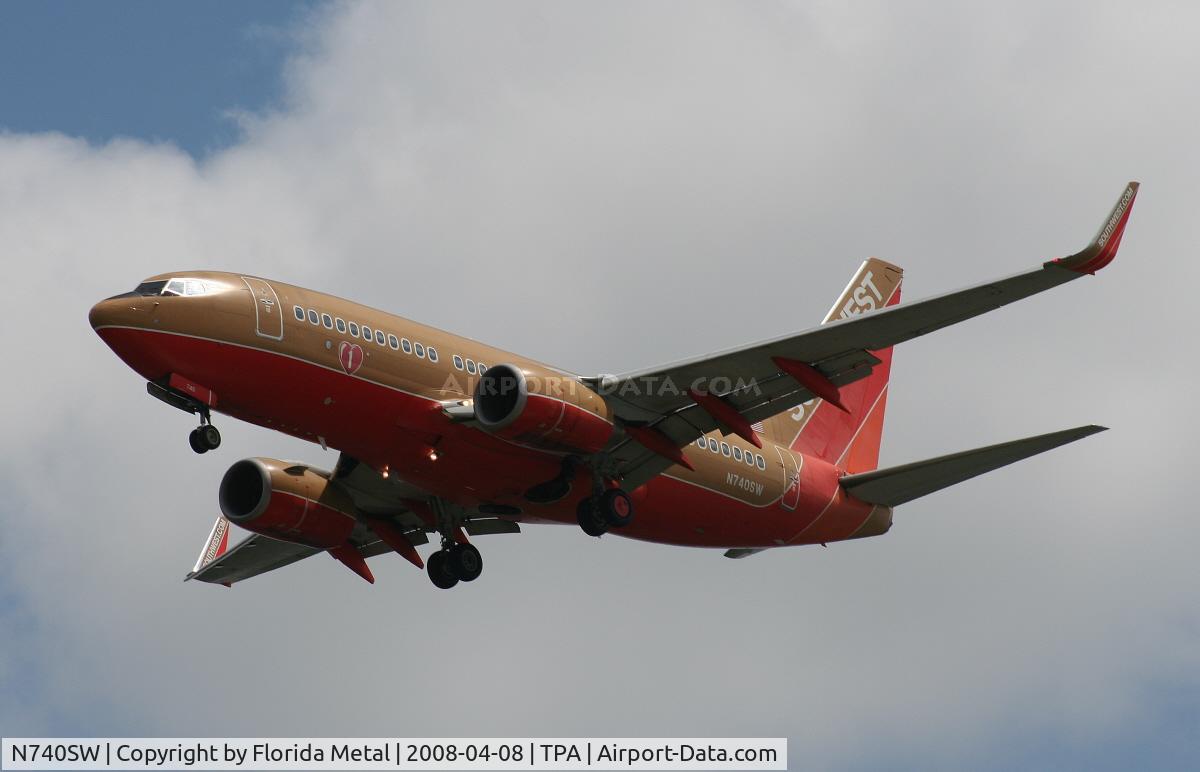 N740SW, 1998 Boeing 737-7H4 C/N 29276, Southwest 737-700