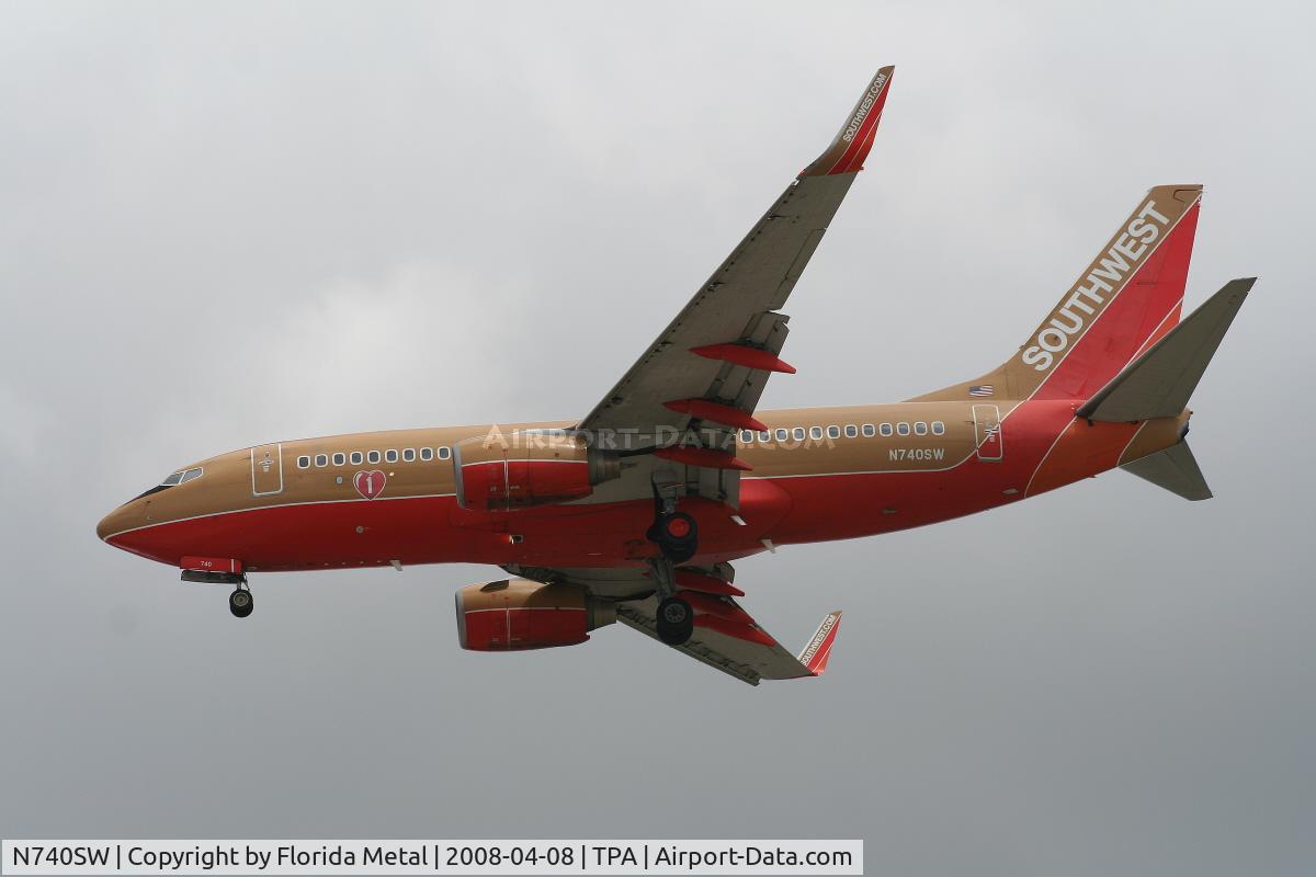 N740SW, 1998 Boeing 737-7H4 C/N 29276, Southwest 737-700
