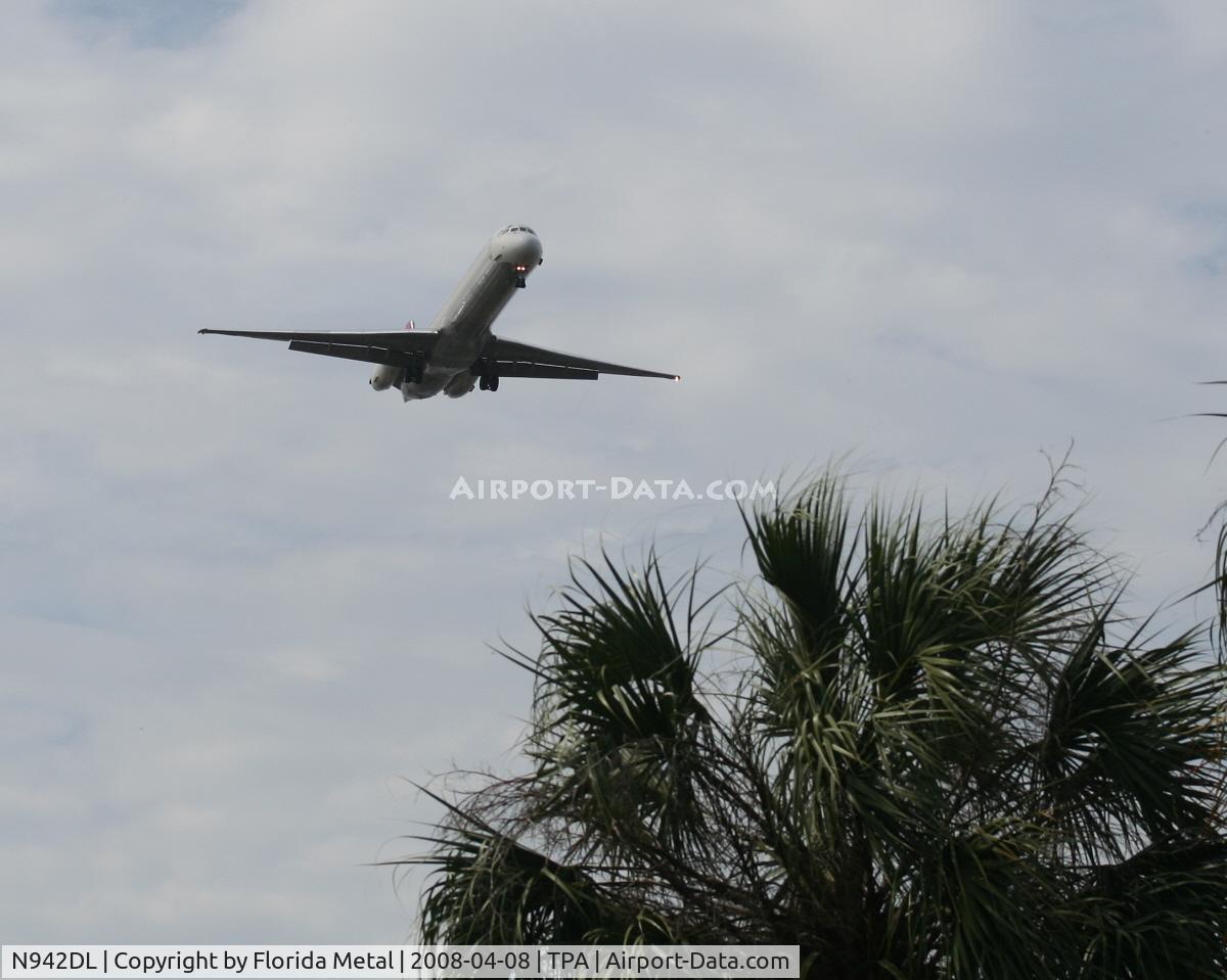 N942DL, 1989 McDonnell Douglas MD-88 C/N 49815, Delta MD-88