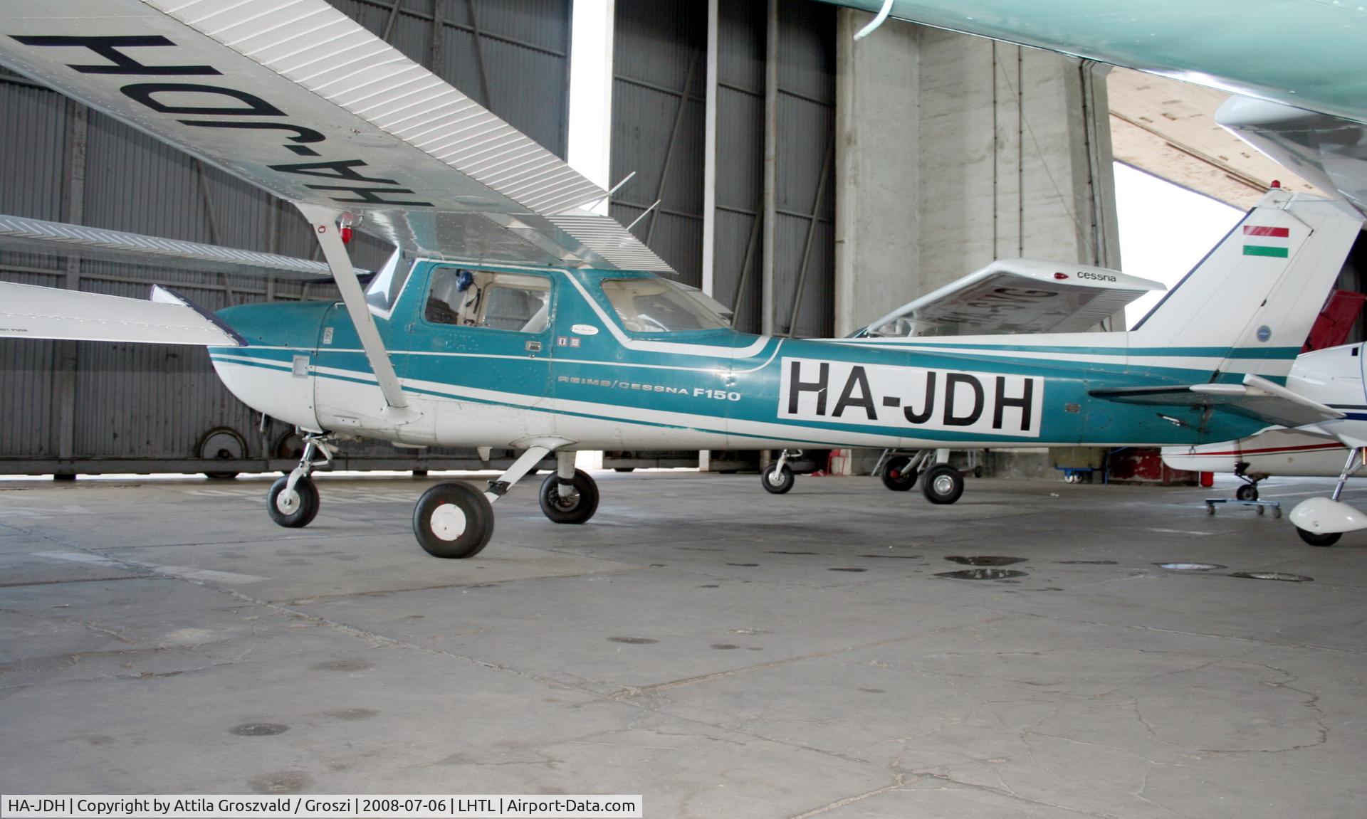 HA-JDH, 1971 Reims 150L C/N 15000734, Tököl airport / hangar